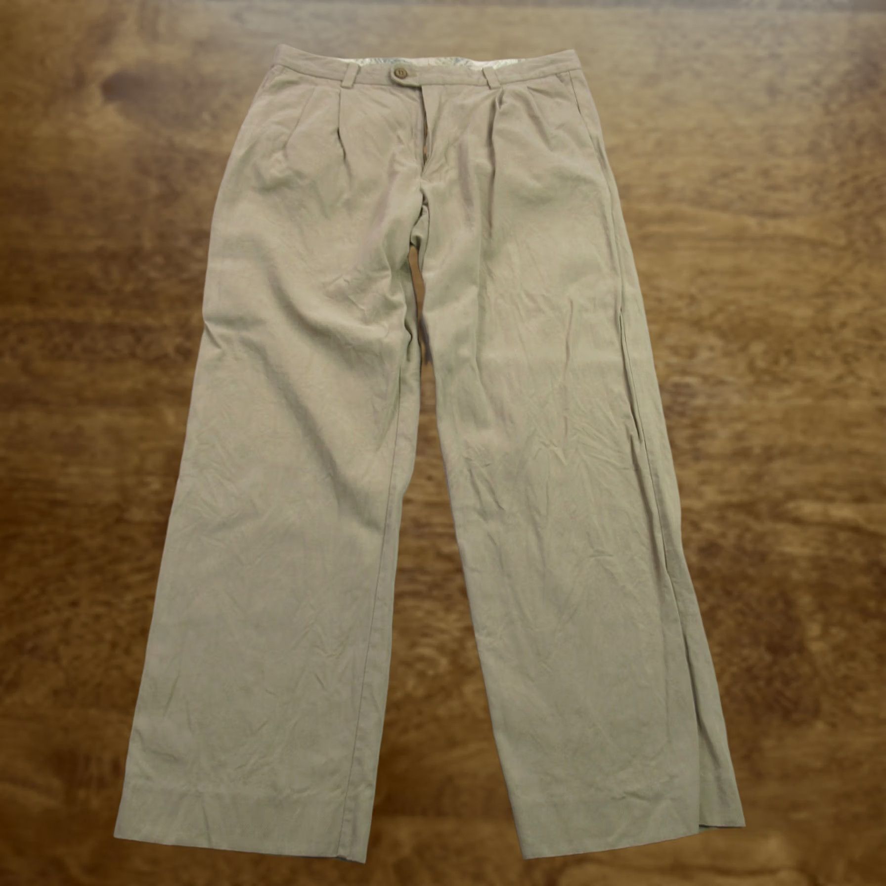 Tommy Bahama Tommy Bahama Pants Mens 32X30 Chino Outdoors Pockets Lightweight Tan Beige Shirt? Size US 32 / EU 48 - 1 Thumbnail
