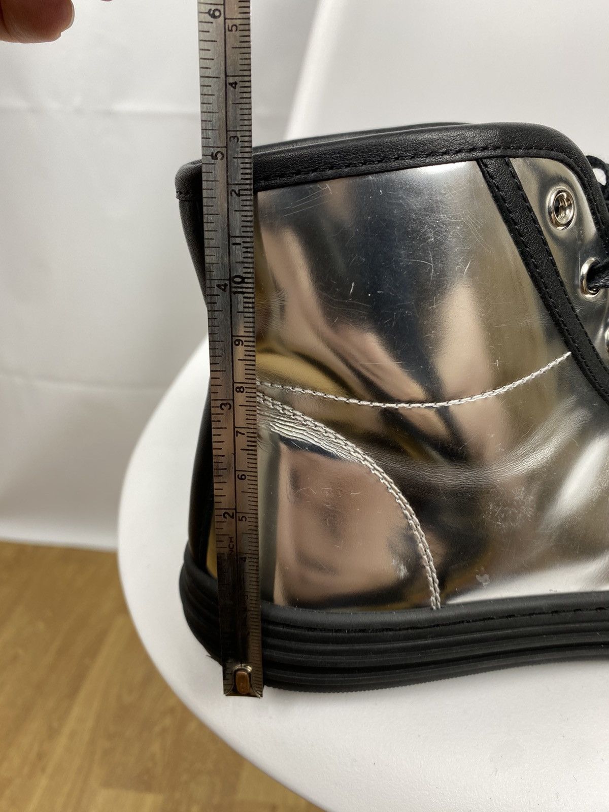 Gucci Gucci Metallic Leather Hi-Top Sneakers size 35.5 Size US 5.5 / IT 35.5 - 12 Thumbnail