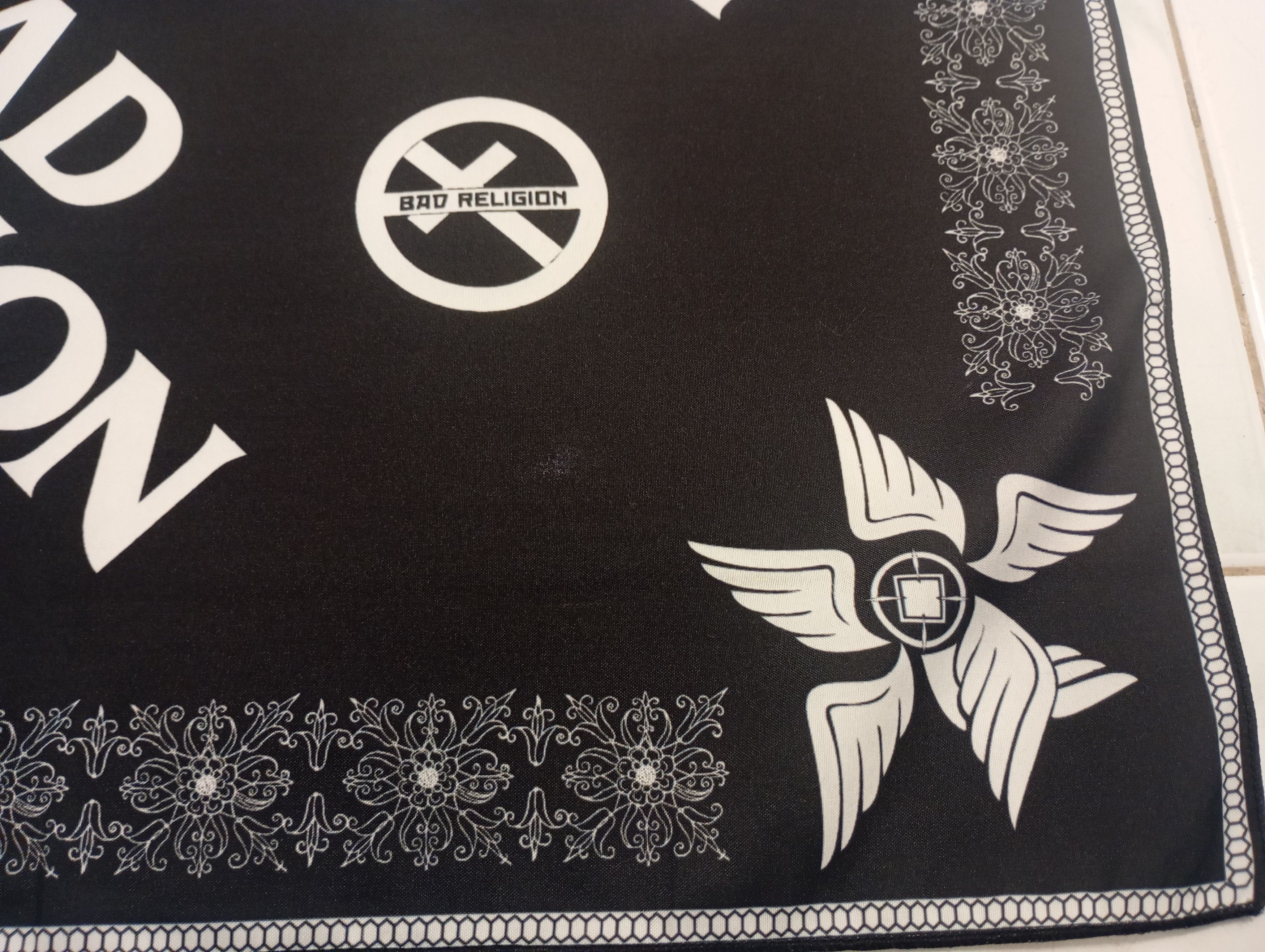 Band Tees Skulls Bandana Handkerchief bad religion Size ONE SIZE - 4 Thumbnail