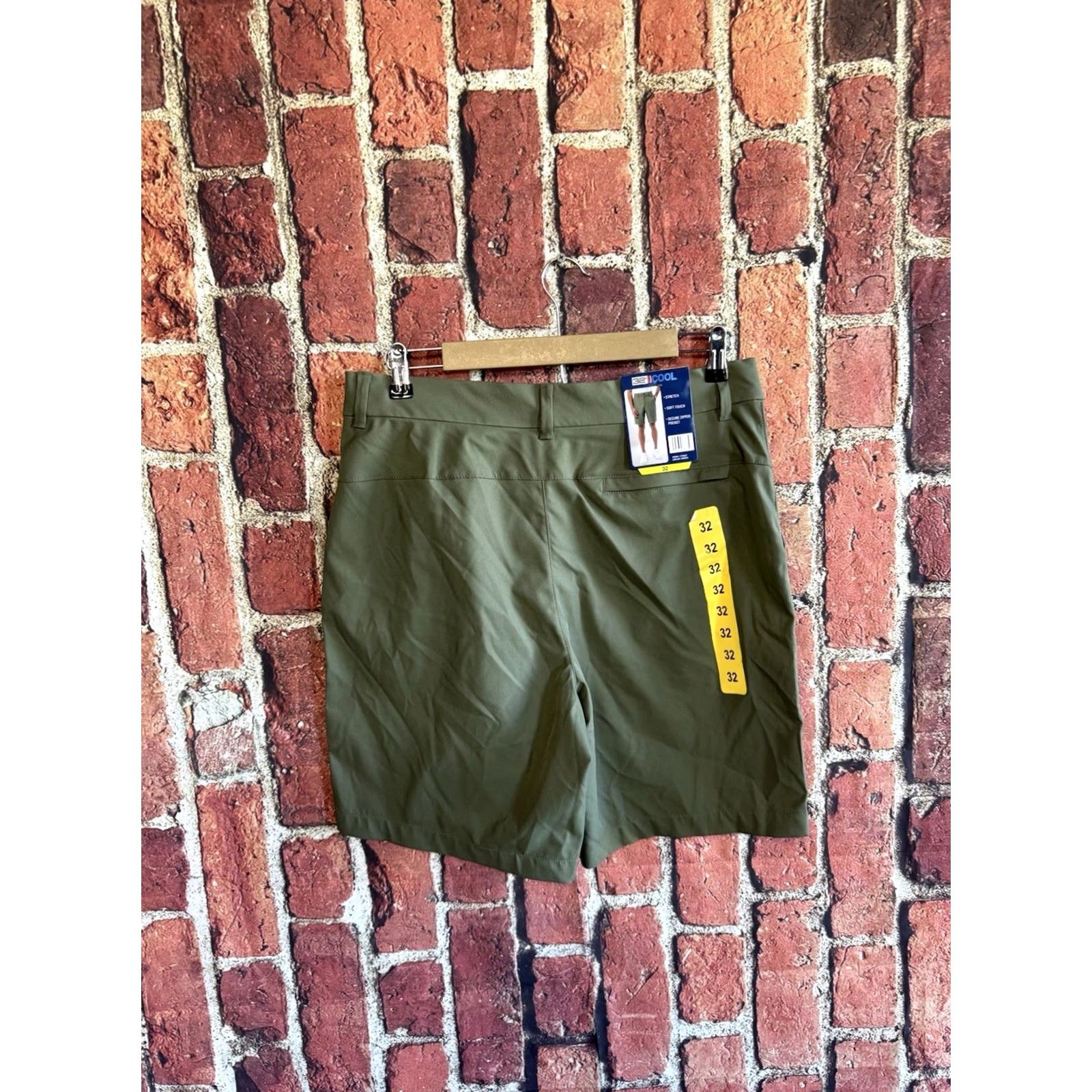 Vintage 32 Degrees Cool Mens Green Chino Shorts Size 32 NWT Stretch Size US 32 / EU 48 - 2 Thumbnail