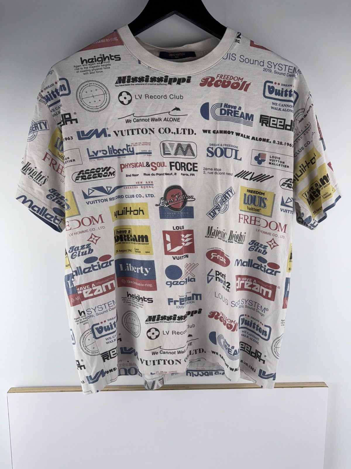 Louis Vuitton Lv stencil tee Size US M / EU 48-50 / 2 - 1 Thumbnail