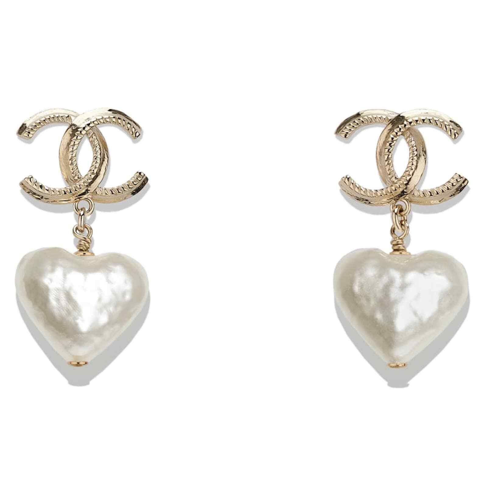 Chanel Chanel Gold Heart Pearly White Drop Statement Earrings Size ONE SIZE - 1 Thumbnail