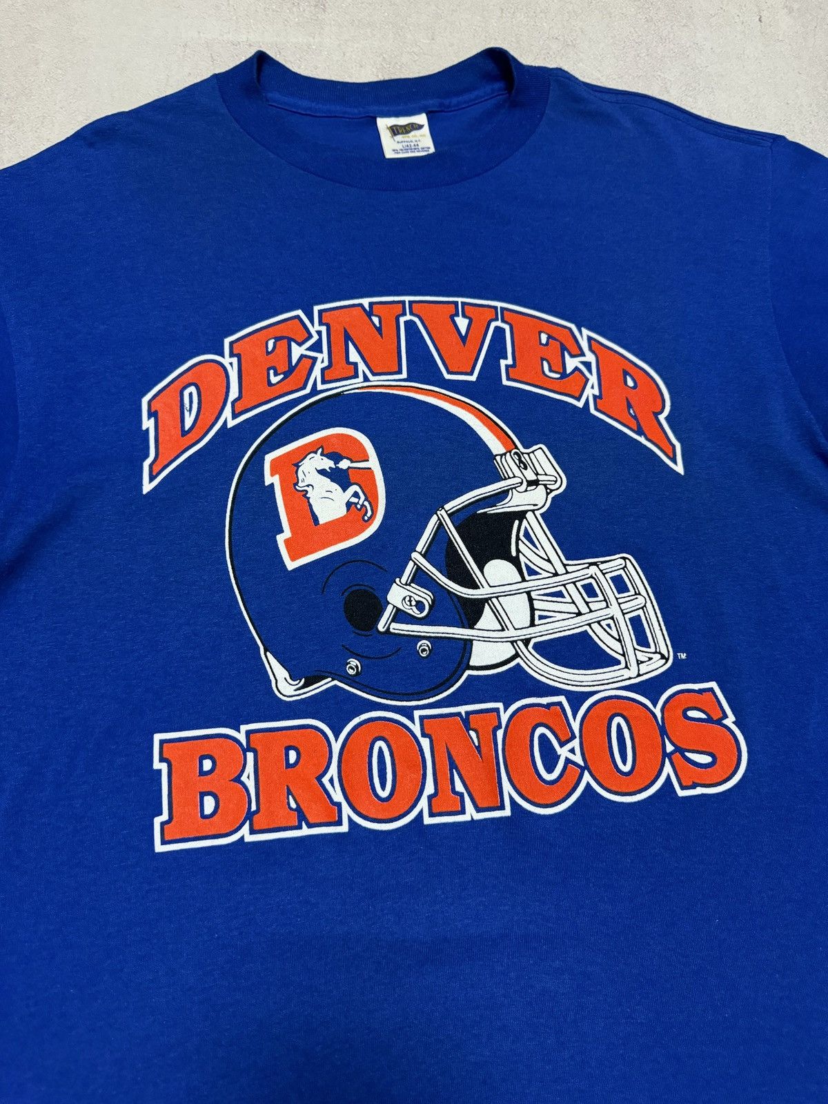 Vintage Vintage Denver Broncos T Shirt Tee Big Logo Rare 90s Size US L / EU 52-54 / 3 - 4 Thumbnail