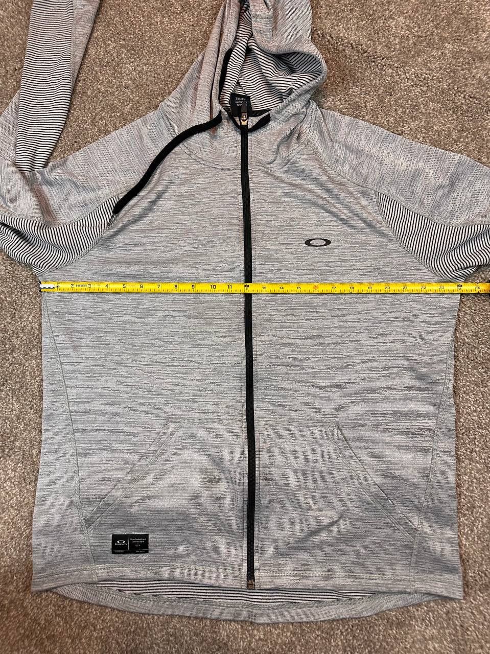 Oakley Vintage Y2K Oakley Full Zip Performance Hoodie Grey Black Size US XL / EU 56 / 4 - 12 Thumbnail