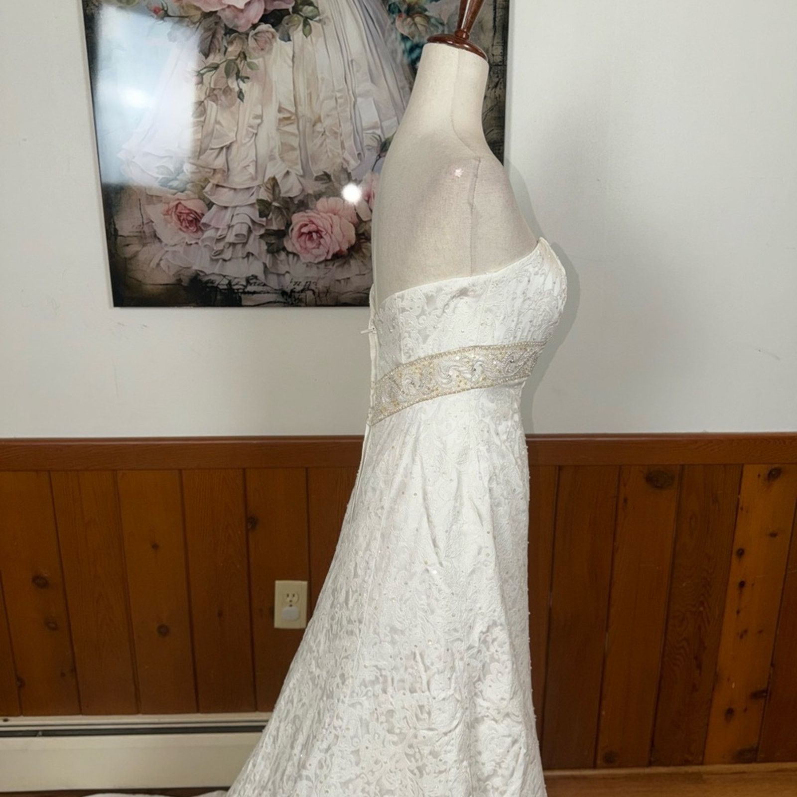 Oleg Cassini Beautiful Oleg Cassini Strapless Brocade Wedding Gown Size M / US 6-8 / IT 42-44 - 5 Thumbnail