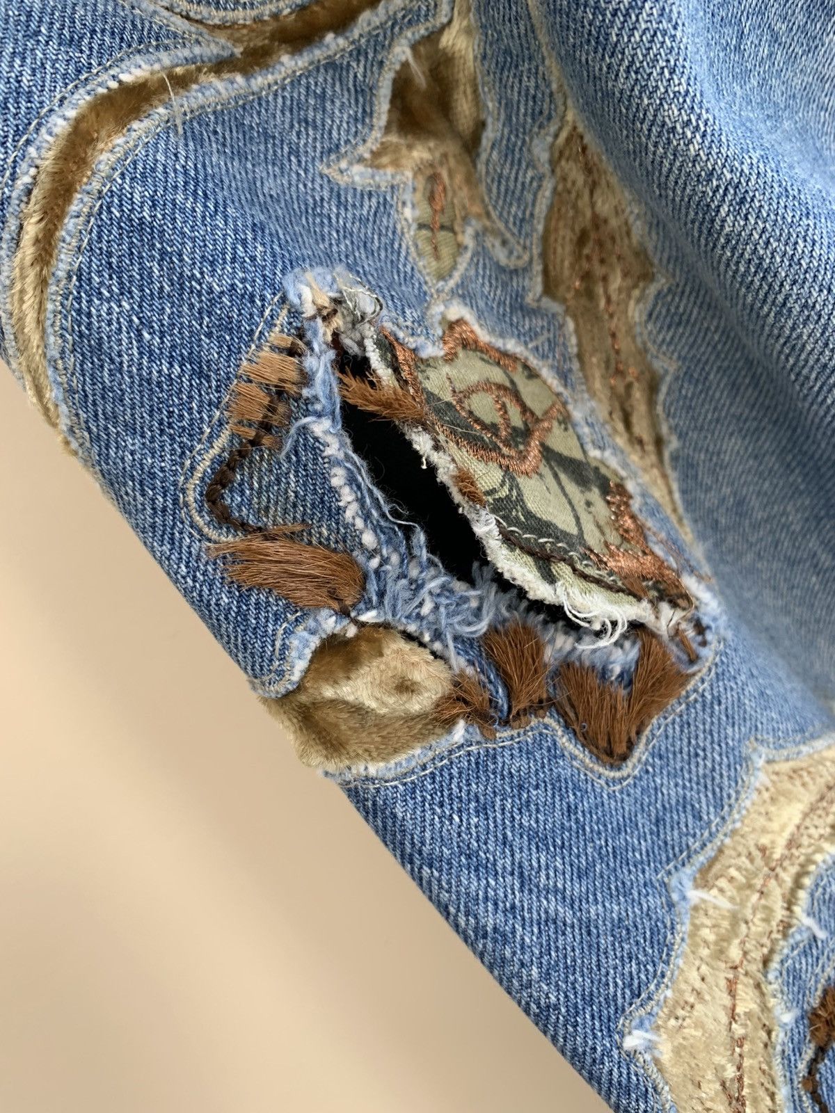 Roberto Cavalli Vintage Roberto Cavalli Blue Embroidered Flowers Denim Jeans Size US 32 / EU 48 - 9 Thumbnail