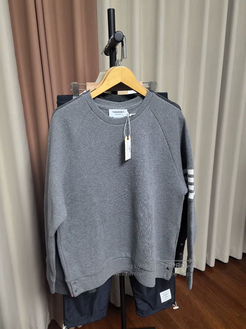 Thom Browne Thom Browne Waffle Sweatshirt Size US XL / EU 56 / 4 - 1 Thumbnail