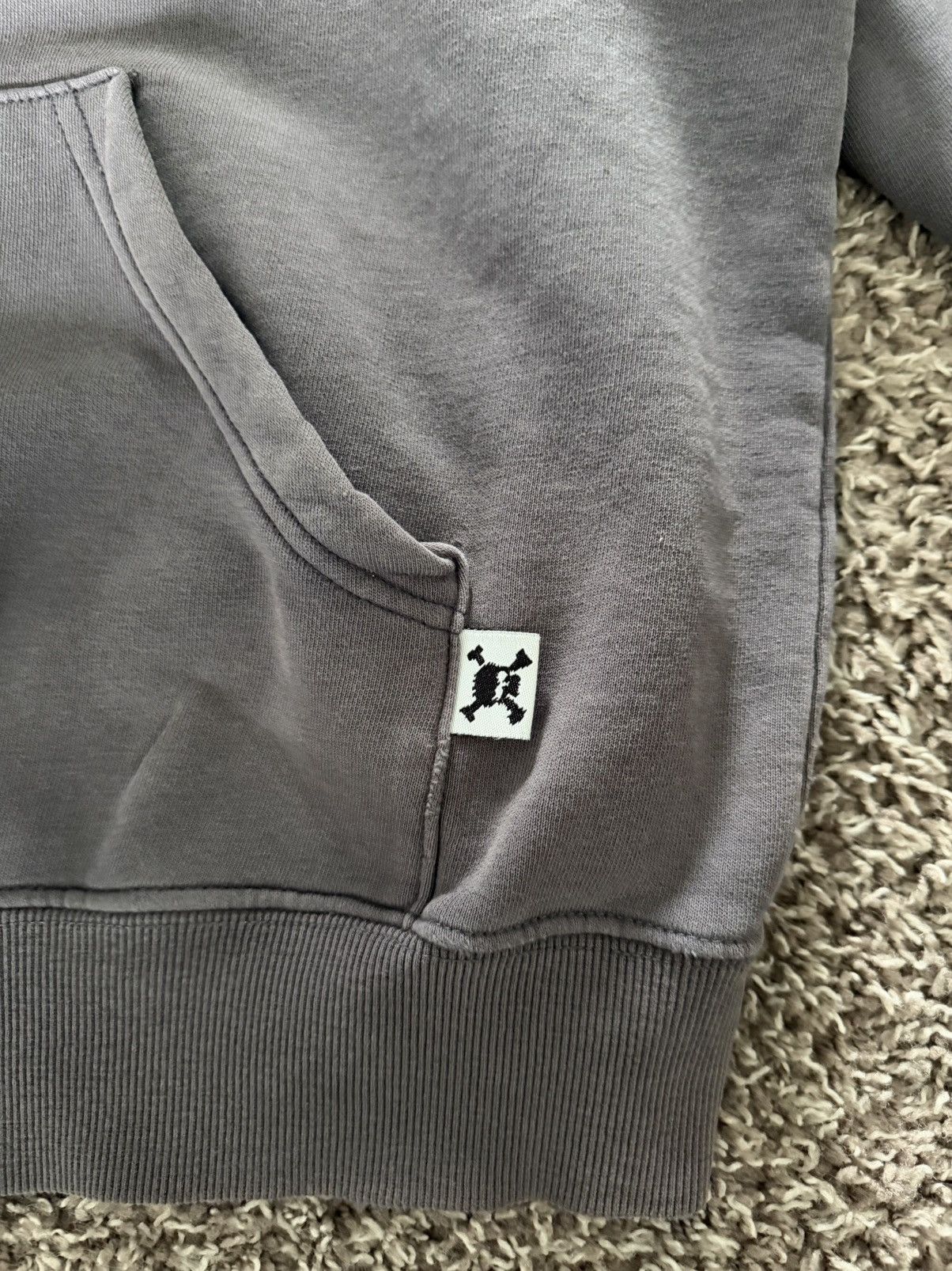 Oakley OAKLEY SOFTWARE Y2K FADED DISTRESSED HOODIE CENTER LOGO Size US XL / EU 56 / 4 - 3 Thumbnail