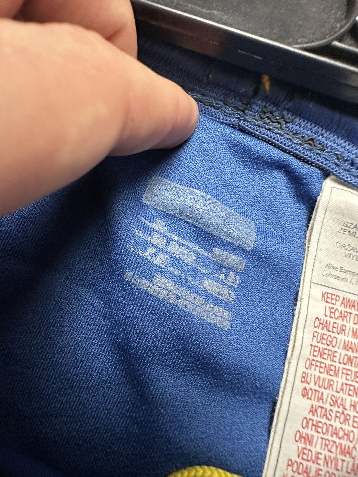 Vintage Vintage Nike Barcelona soccer shorts size XL blue Size US 36 / EU 52 - 4 Thumbnail