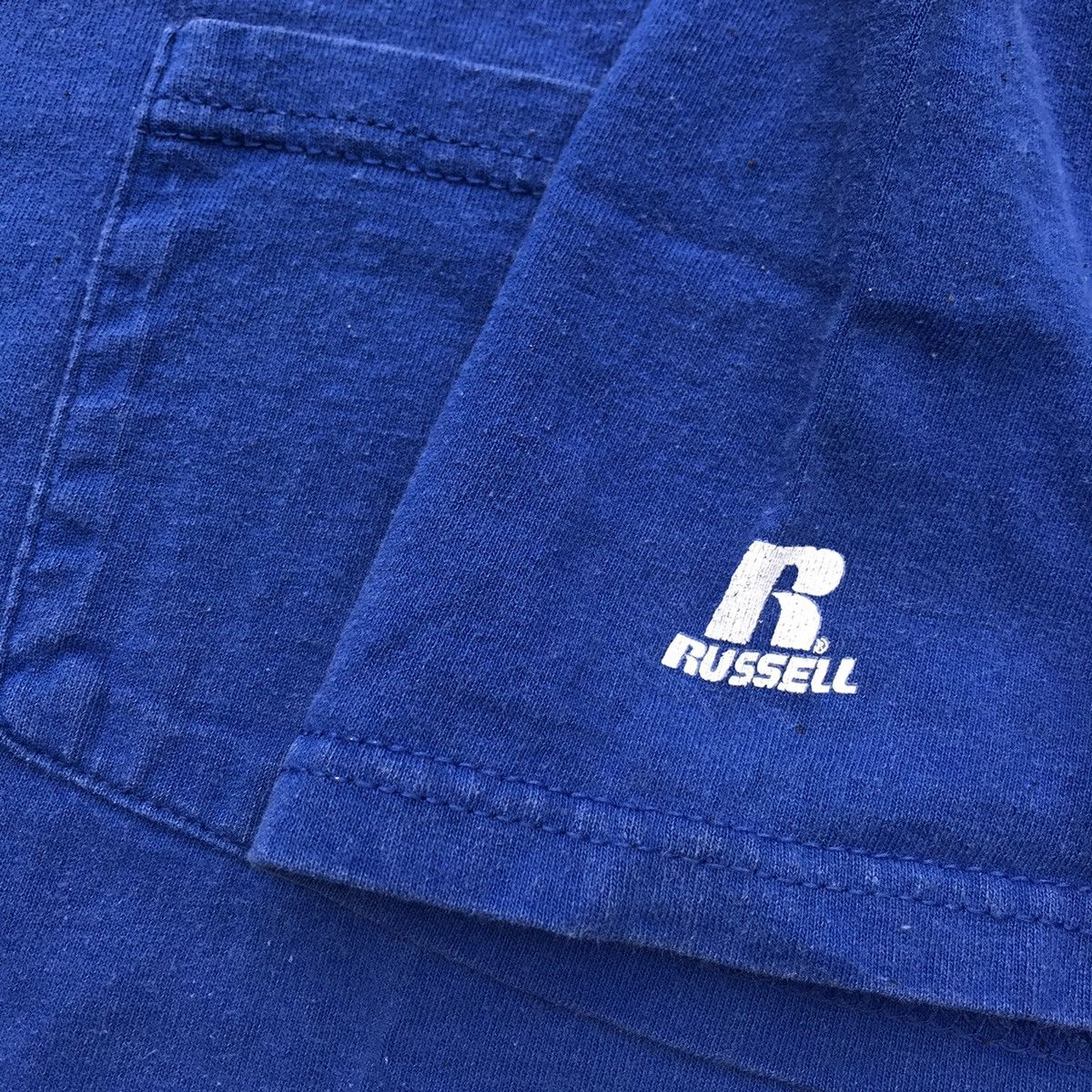 Russell Athletic × Vintage Vintage Thrashed Y2K RUSSELL ATHLETIC Blank Pocket Shirt Size US L / EU 52-54 / 3 - 3 Thumbnail