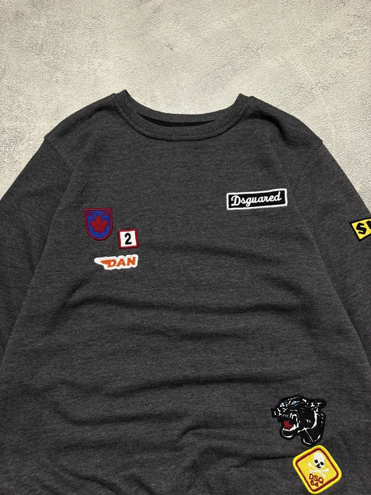 Dsquared2 Vintage Dsquared2 Sweatshirt Crewneck Patches Design Size US XL / EU 56 / 4 - 1 Thumbnail