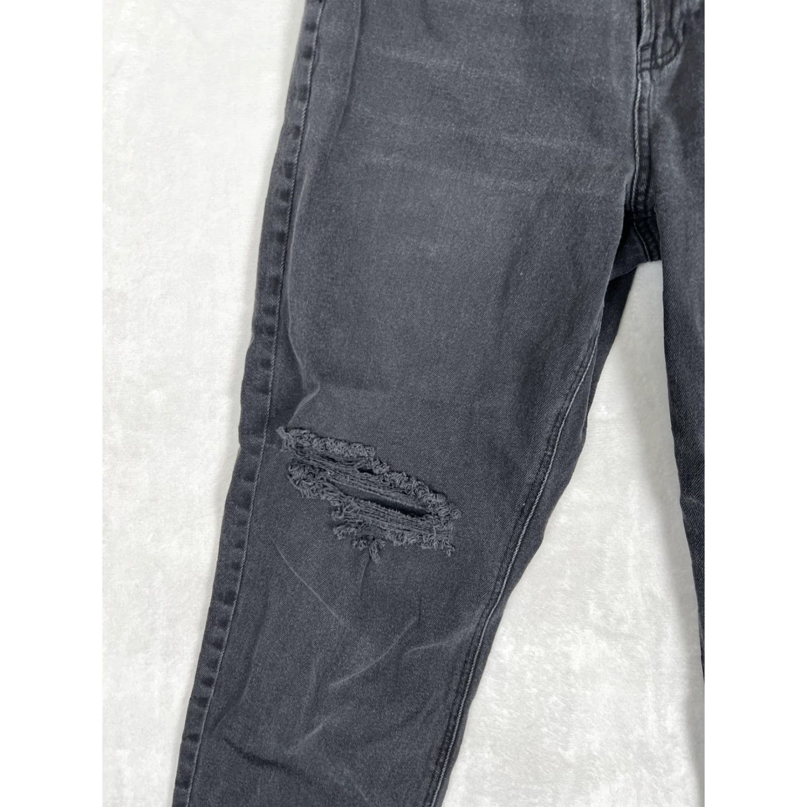 American Eagle Outfitters American Eagle Mom Jeans Womens 8 Short Gray High Rise Distressed Stretch Denim Size 30" / US 8 / IT 44 - 2 Thumbnail