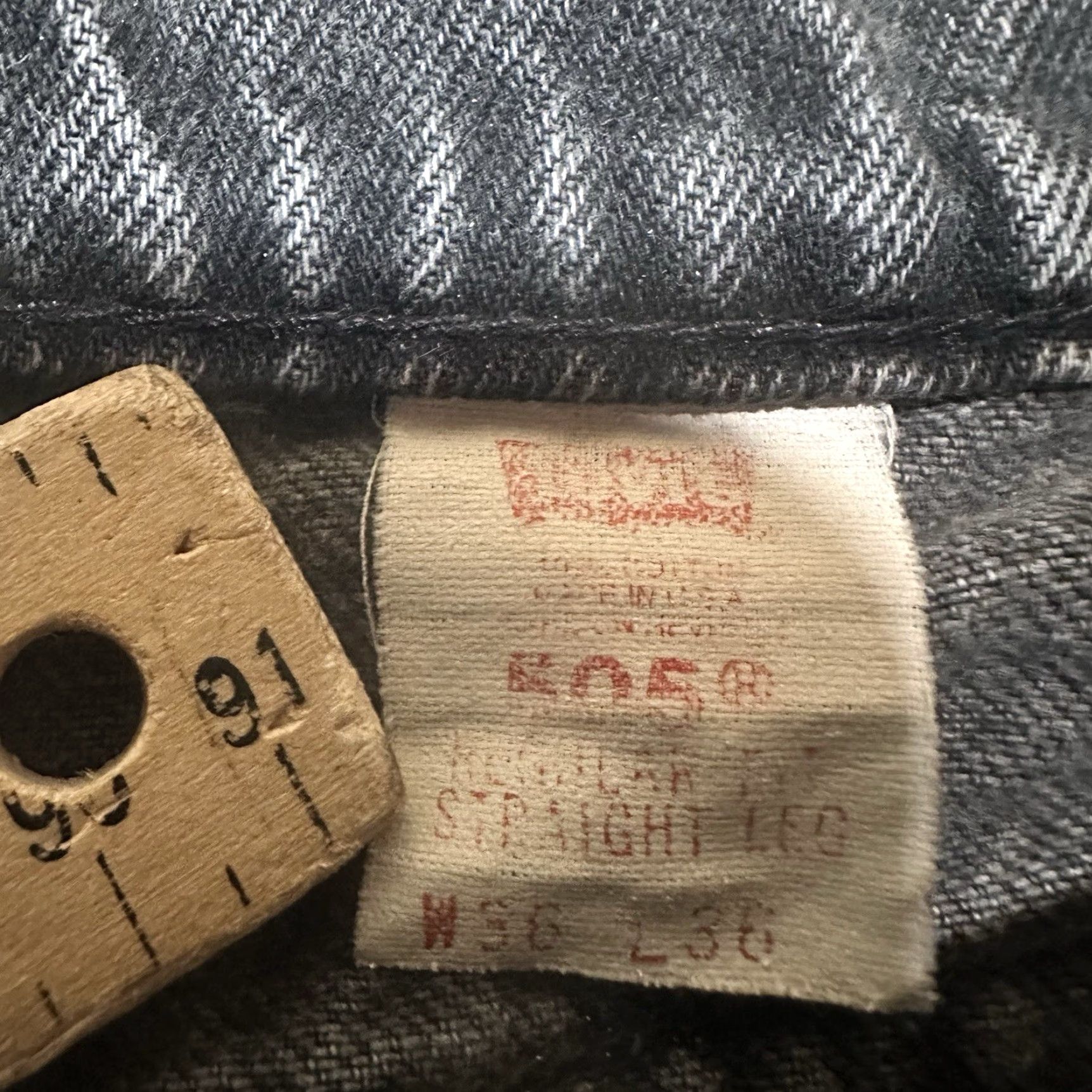 Levi's VINTAGE Levi's 505 Jeans Mens 34X30 Black Regular Fit Straight Leg 90s Cut Off Size US 34 / EU 50 - 5 Thumbnail