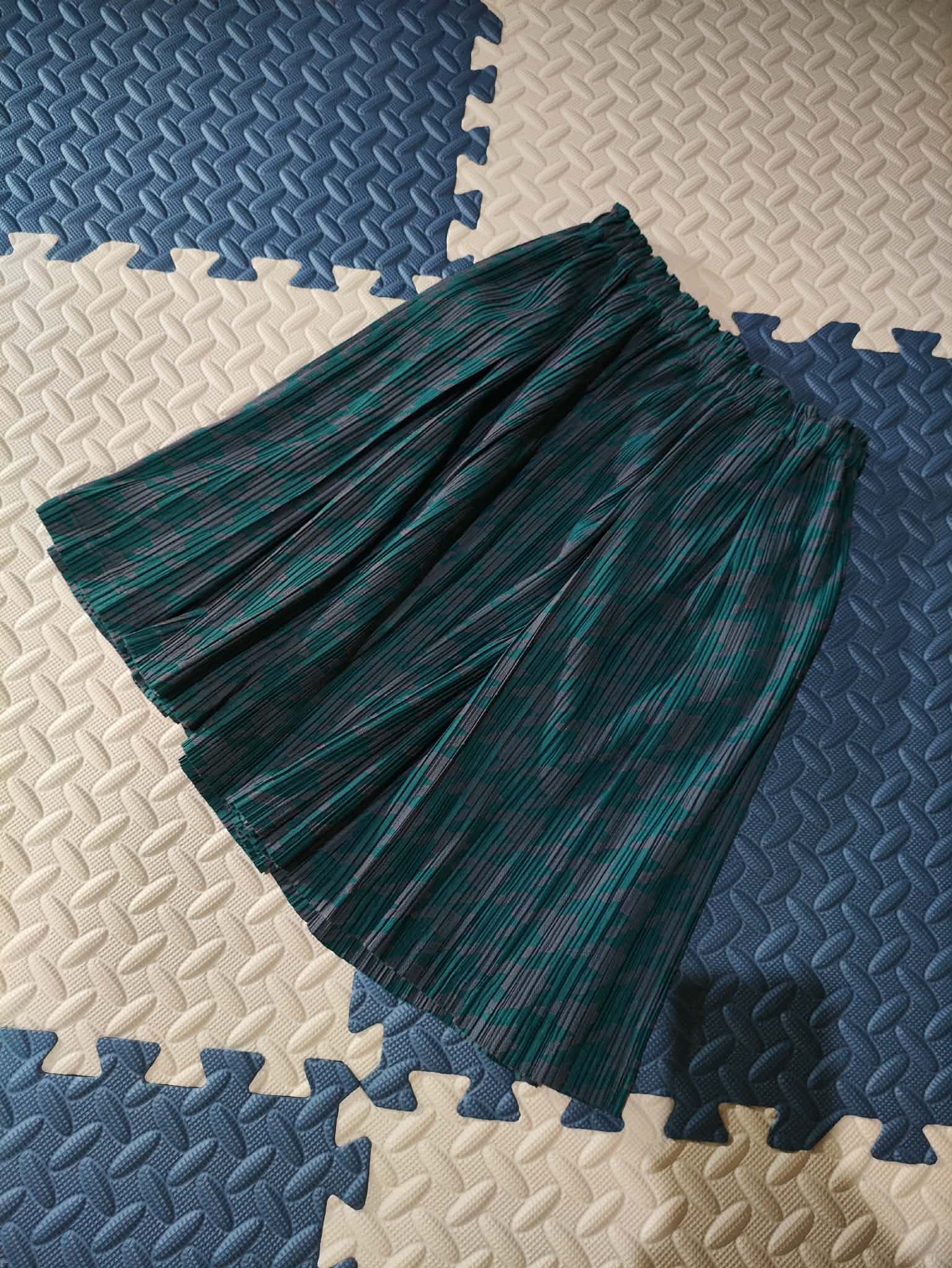 Pleats Please Issey Miyake Pleats Please Size 24" / US 00 / IT 34 - 1 Thumbnail