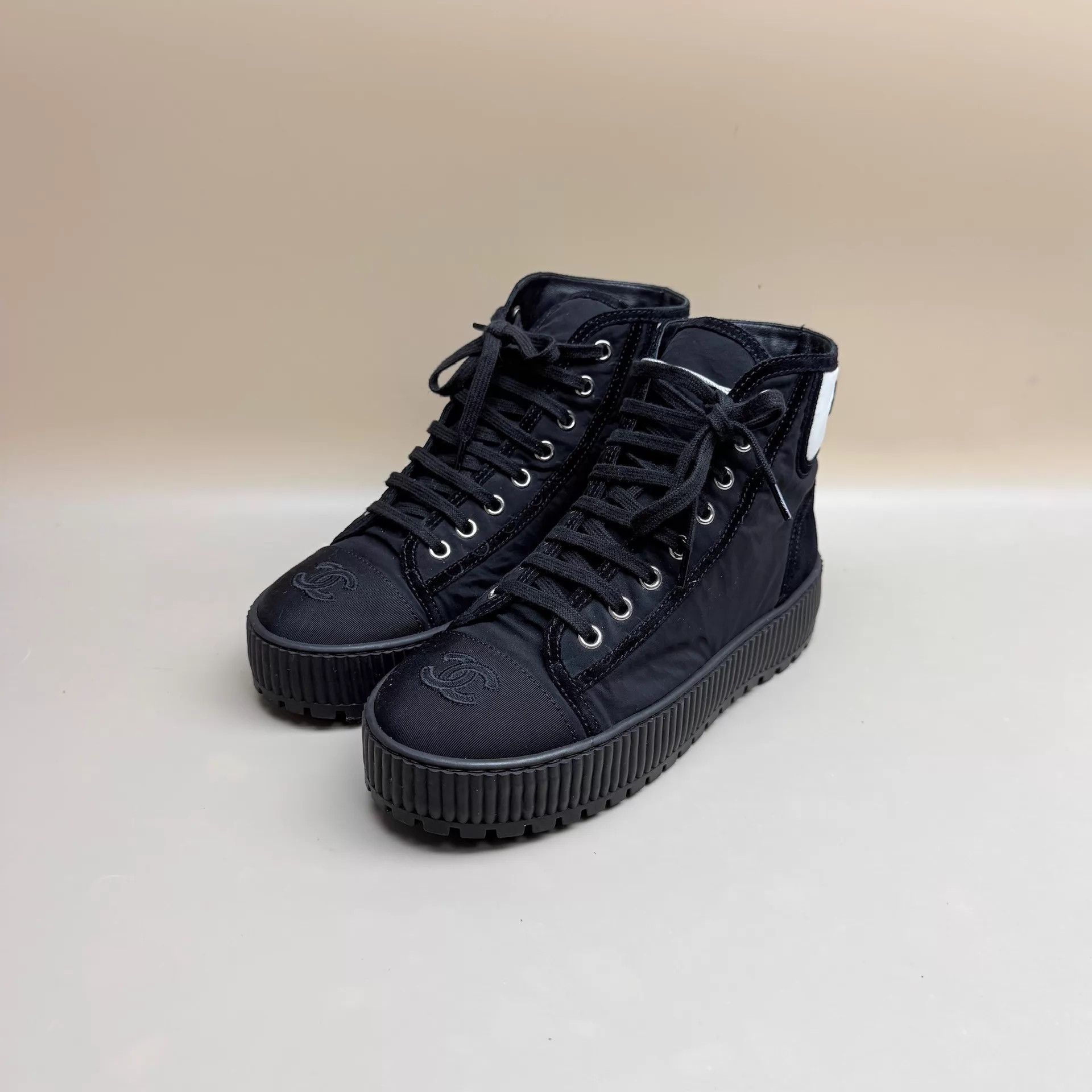 Chanel CHANEL Black & White Logo High-Top Sneaker 37 Size US 6.5 / IT 36.5 - 1 Thumbnail