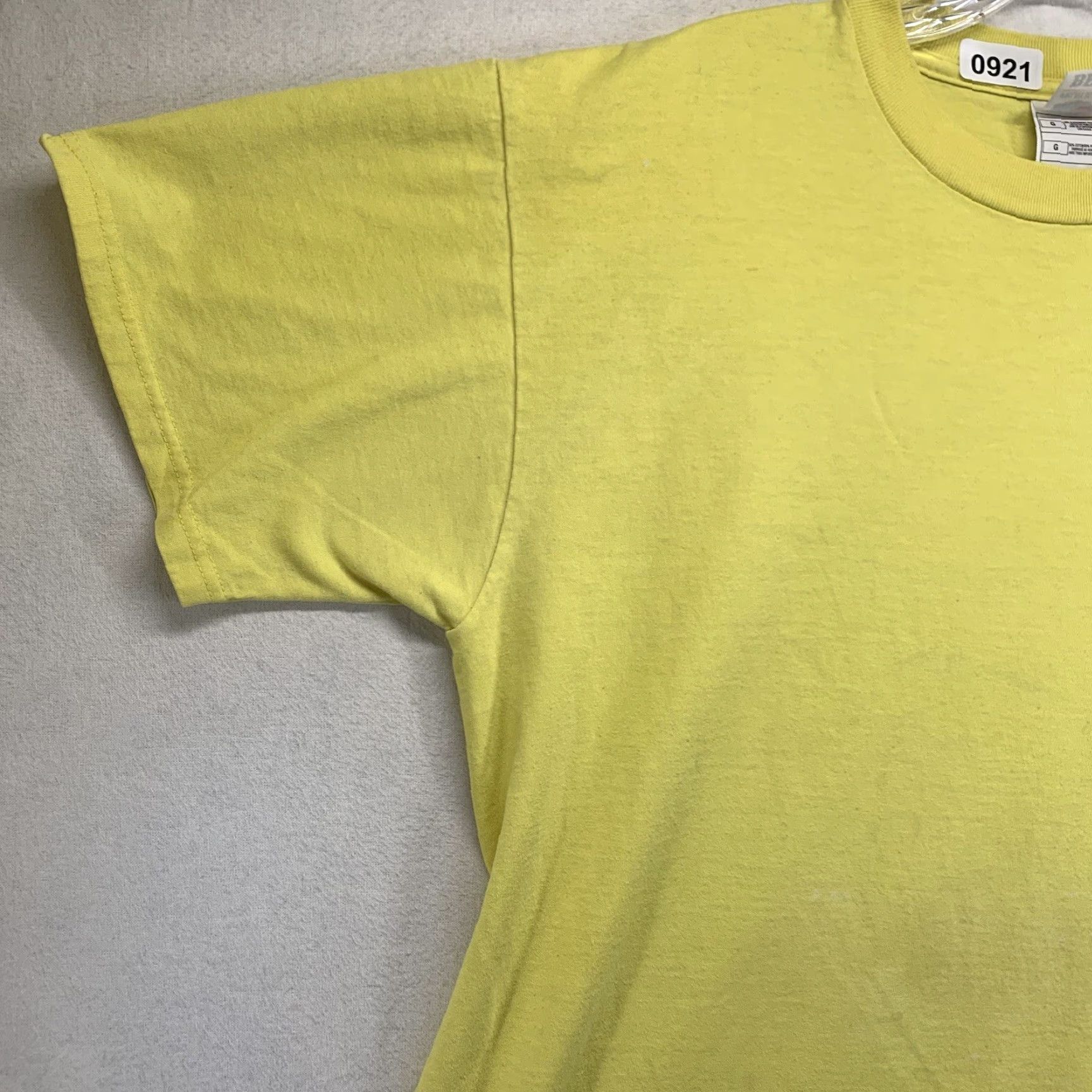Fruit Of The Loom VINTAGE Wharton County Junior College GREENWOOD PLAYERS T-Shirt Adult L Yellow Graphic Print 90s College Texas Mens Size US L / EU 52-54 / 3 - 4 Thumbnail