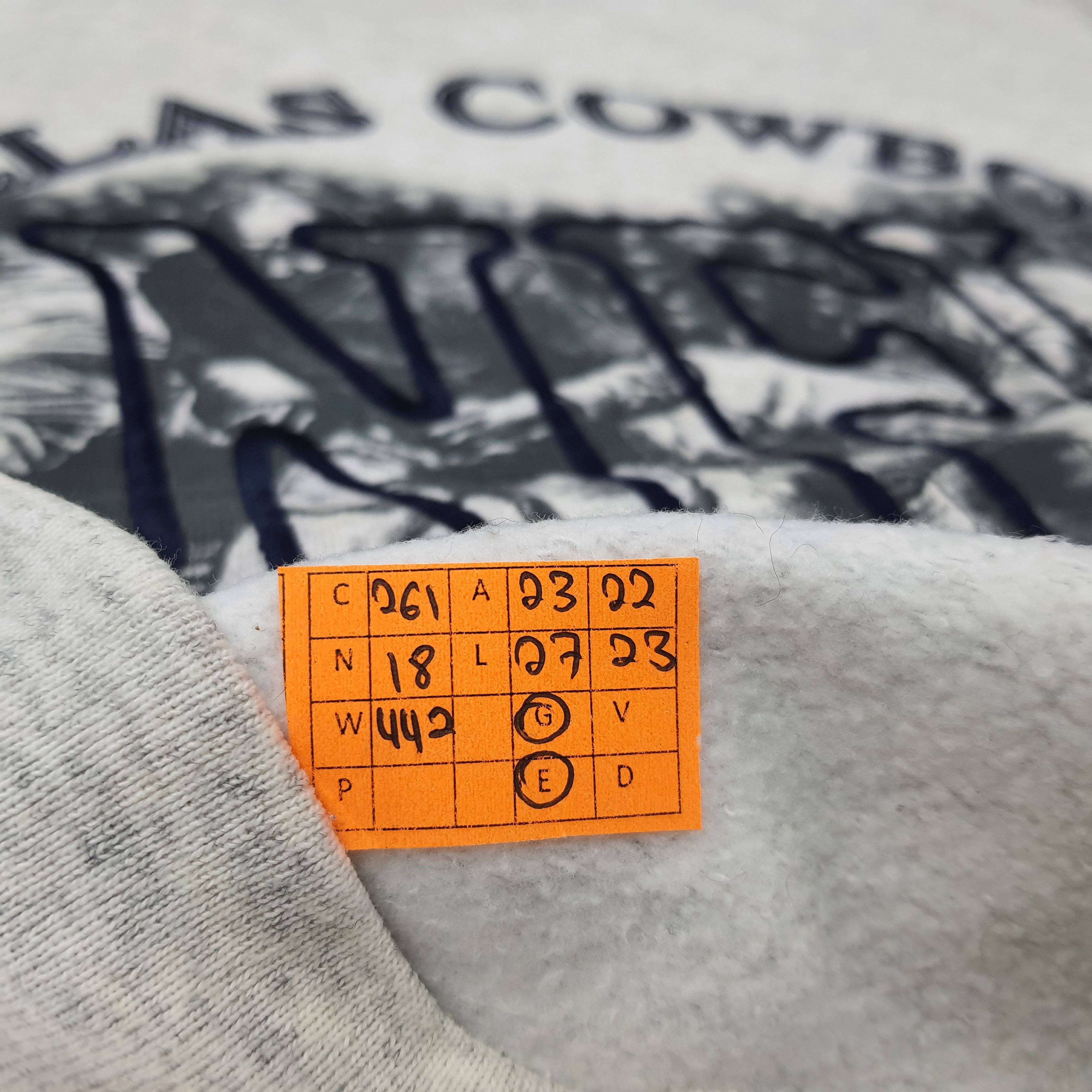 Nutmeg Vintage Dallas Cowboys NFL 90s Sweatshirt C261N18 Size US L / EU 52-54 / 3 - 8 Thumbnail