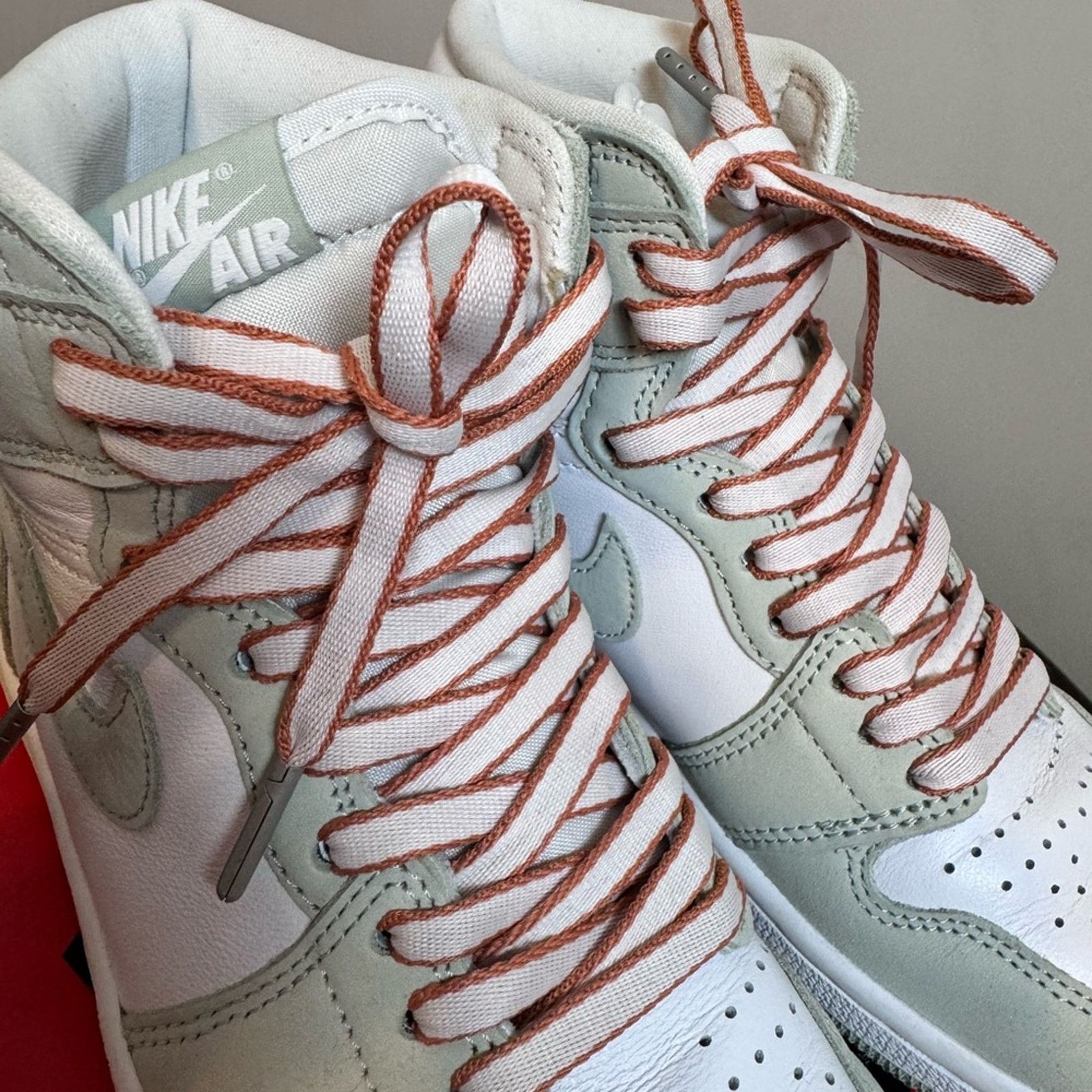 Jordan Brand Air Jordan 1 Retro High OG Seafoam - Size 6 Size US 6 / IT 36 - 7 Thumbnail