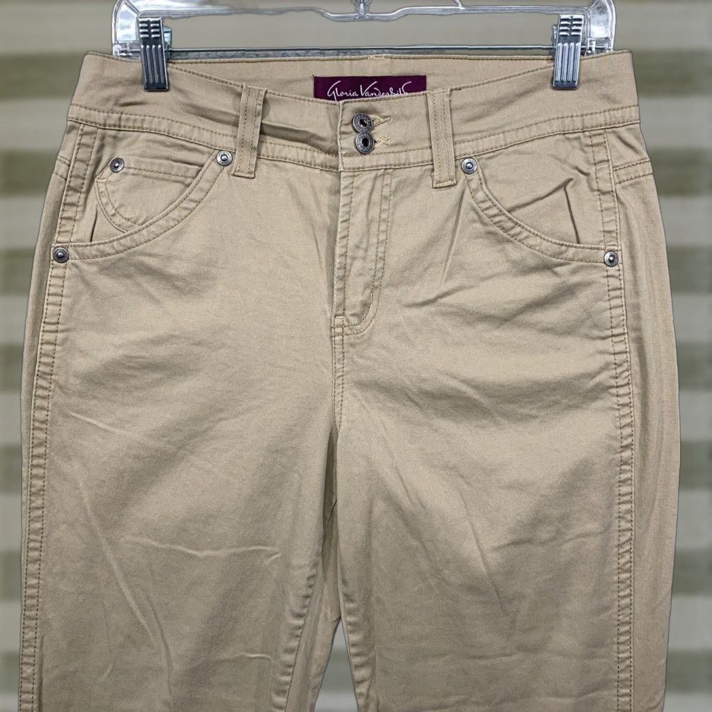 Gloria Vanderbilt VINTAGE Gloria Vanderbilt Capris Jeans 5-Pocket Women Beige 31in 8 Slim Cuffed 2” Slit Summer Spring Fall Womens Size ONE SIZE - 1 Thumbnail