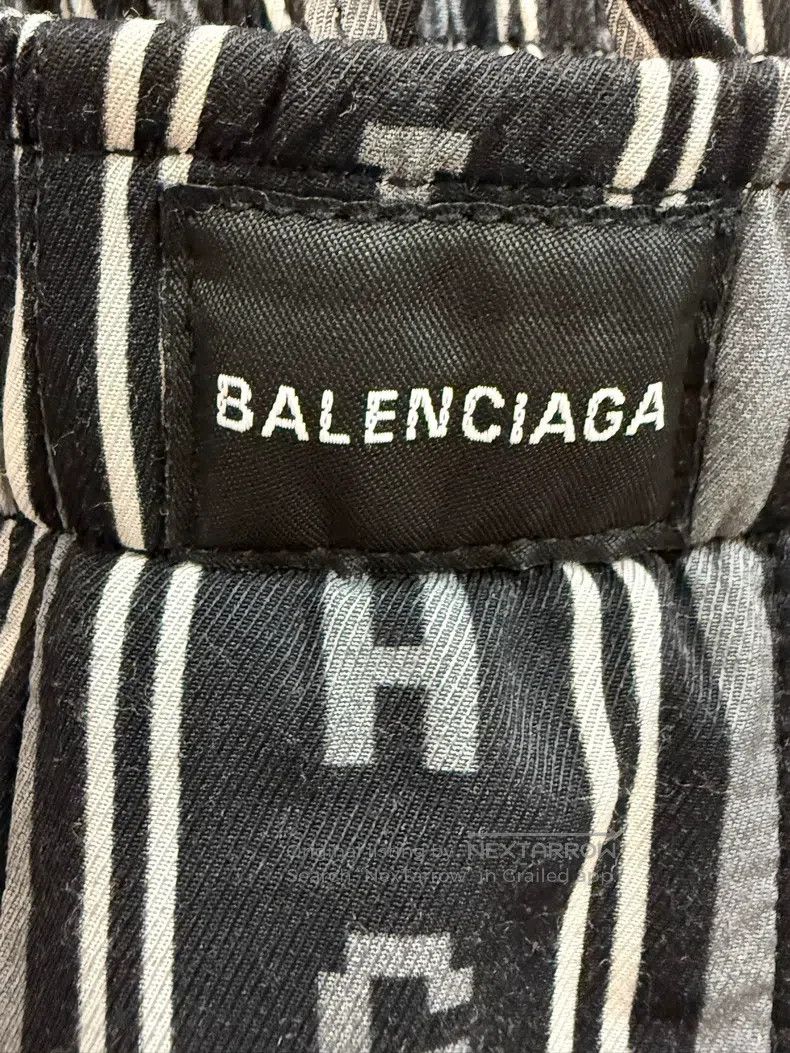 Balenciaga Balenciaga All-over print cargo shorts, size 50 Size US 34 / EU 50 - 3 Thumbnail