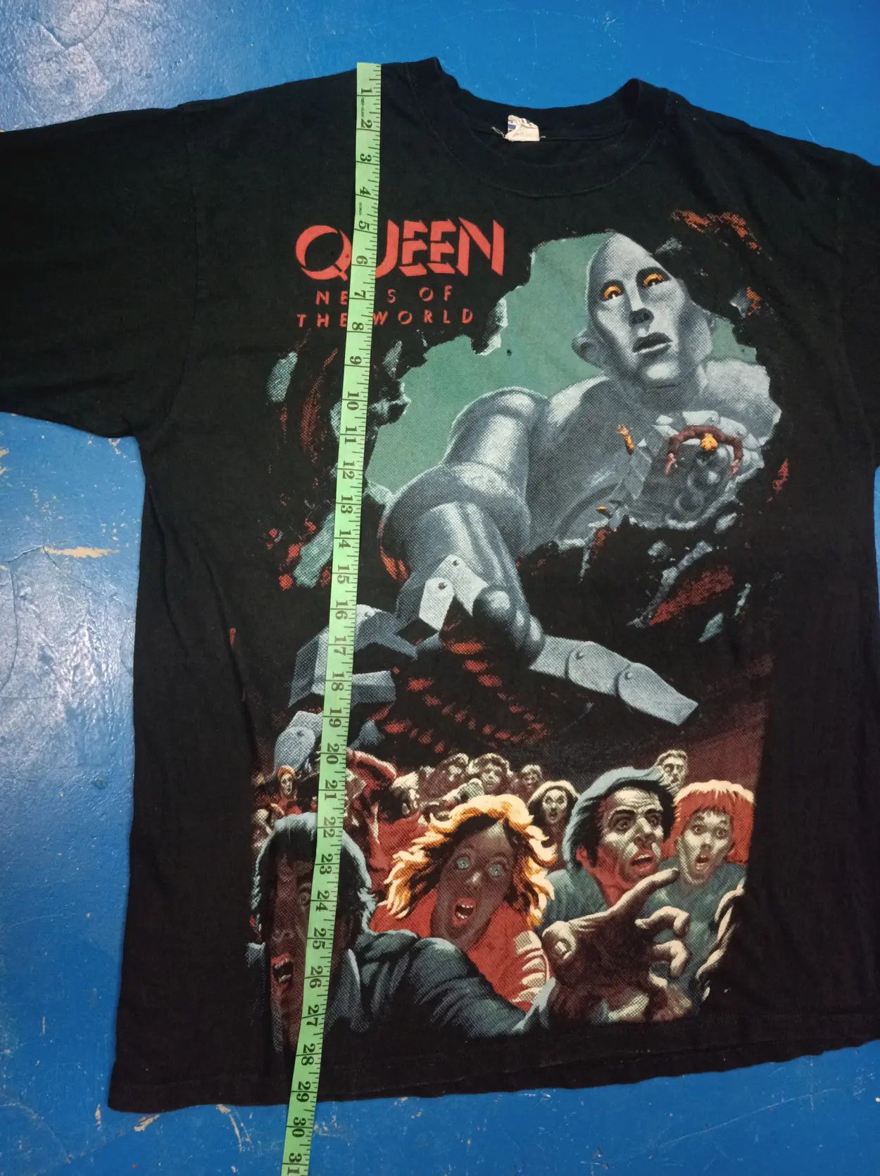 Band Tees Y2k QUEEN NEW OF THE WORLD CONCERT. Size US L / EU 52-54 / 3 - 7 Thumbnail
