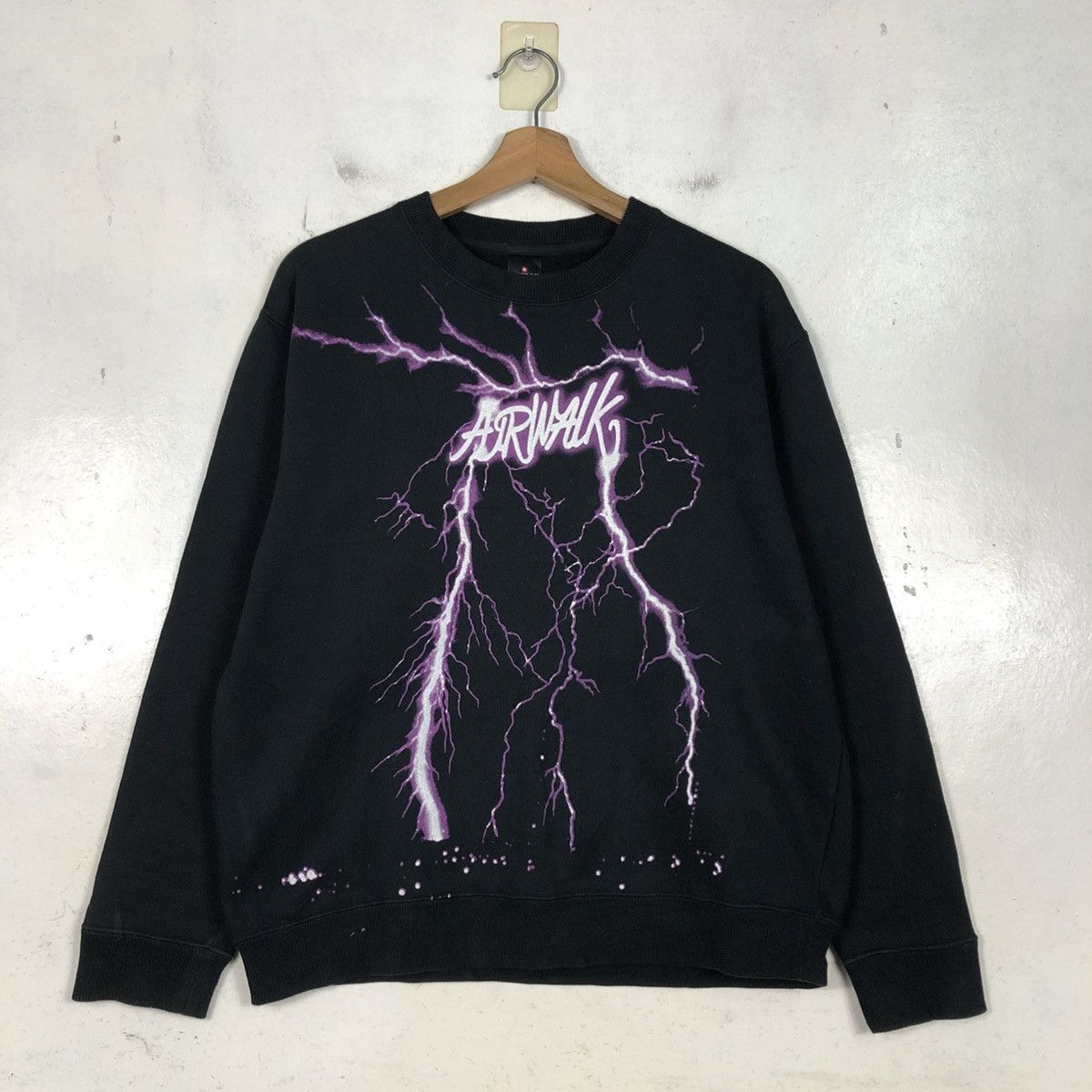 Japanese Brand 📌Vintage Sweatshirt Airwalk Storm Design Big Logo Size US L / EU 52-54 / 3 - 3 Thumbnail
