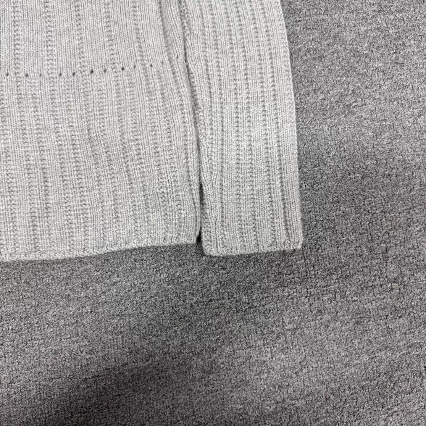Loro Piana Loro Piana Light Gray Pitstripe Cashmere Crewneck 44 99N Size M / US 6-8 / IT 42-44 - 4 Thumbnail