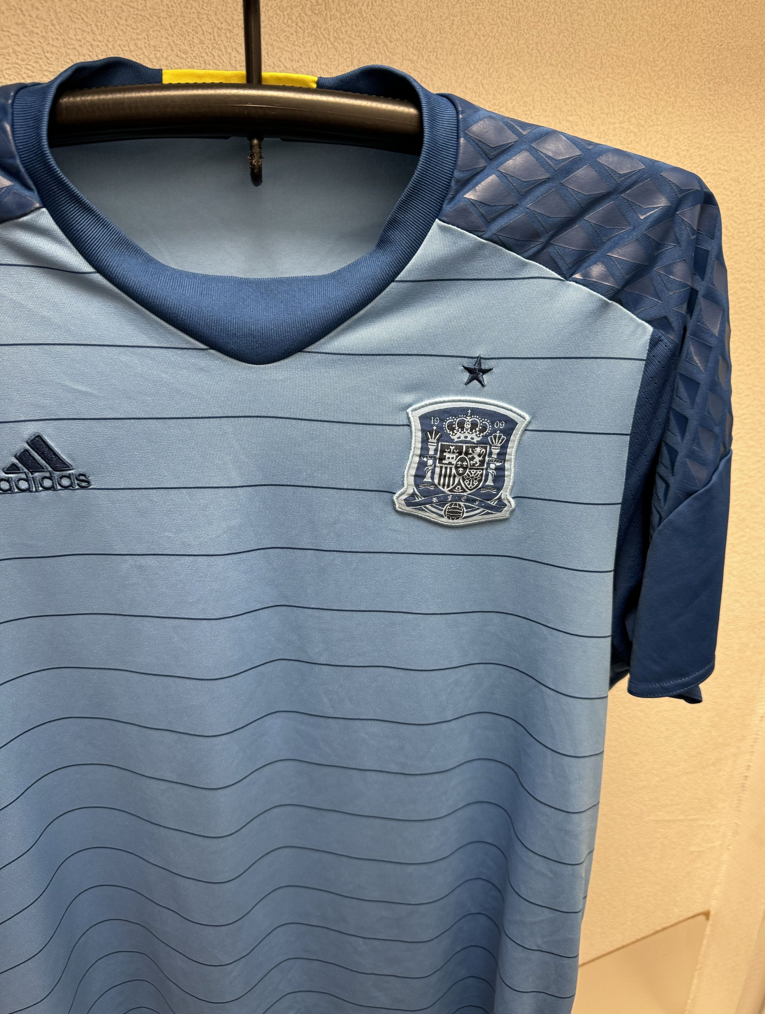 Adidas Adidas Spain Fifaworld cup adidas soccer jersey 2015 XXL 2XL Size US XXL / EU 58 / 5 - 3 Thumbnail