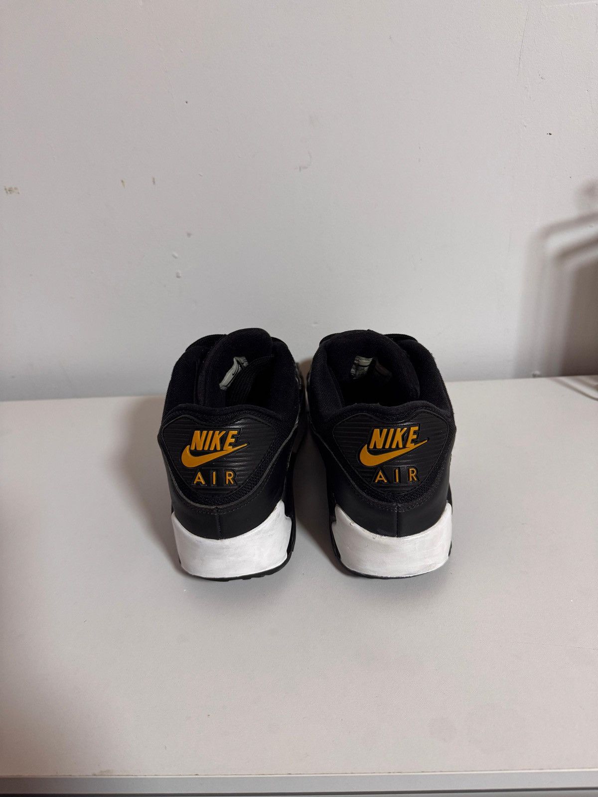 Nike Nike AirMax90 Size US 10 / EU 43 - 2 Thumbnail