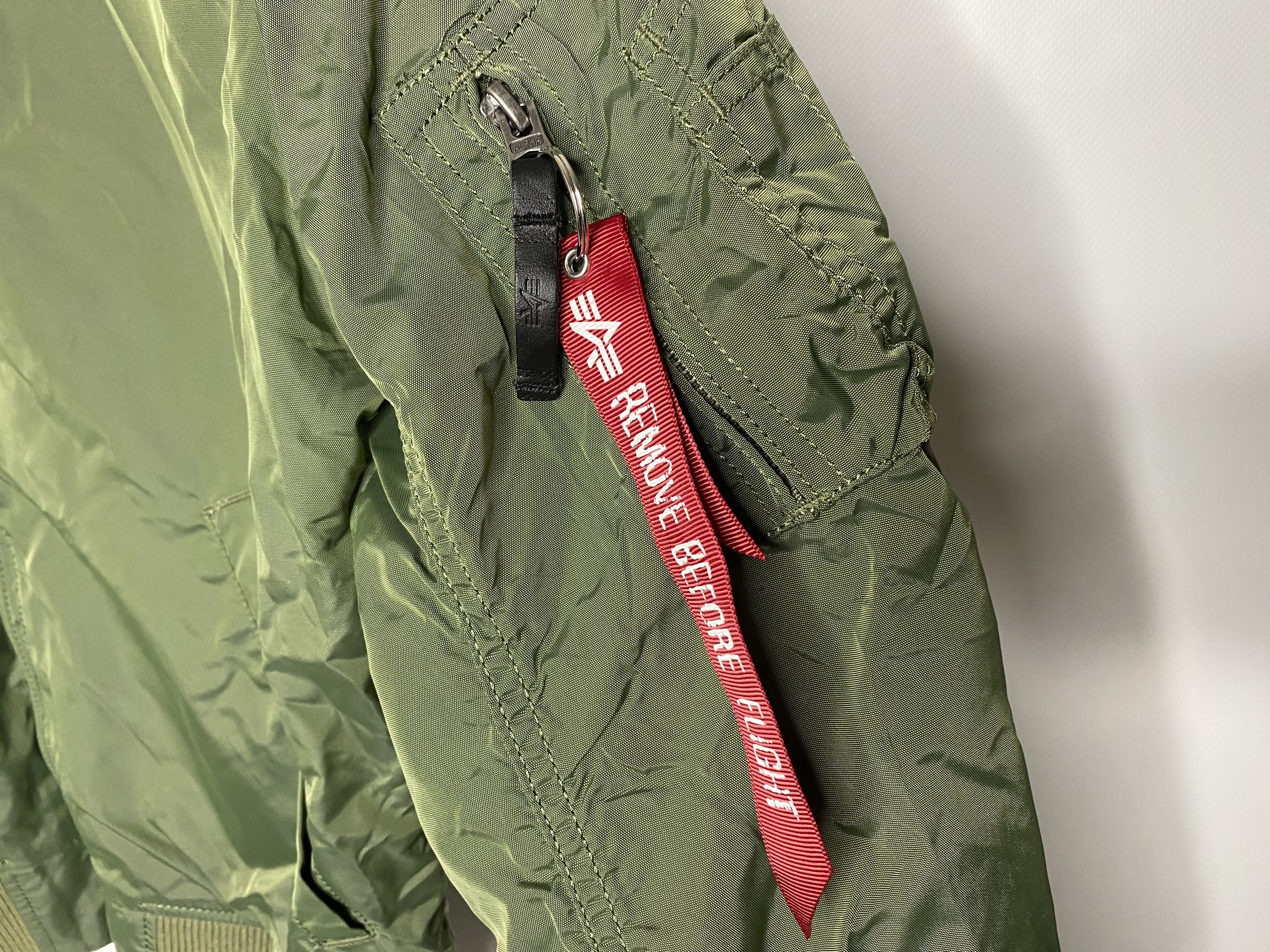 Alpha Industries ALPHA INDUSTRIES MILITARY BOMBER JACKET SIZE M Size US M / EU 48-50 / 2 - 3 Thumbnail