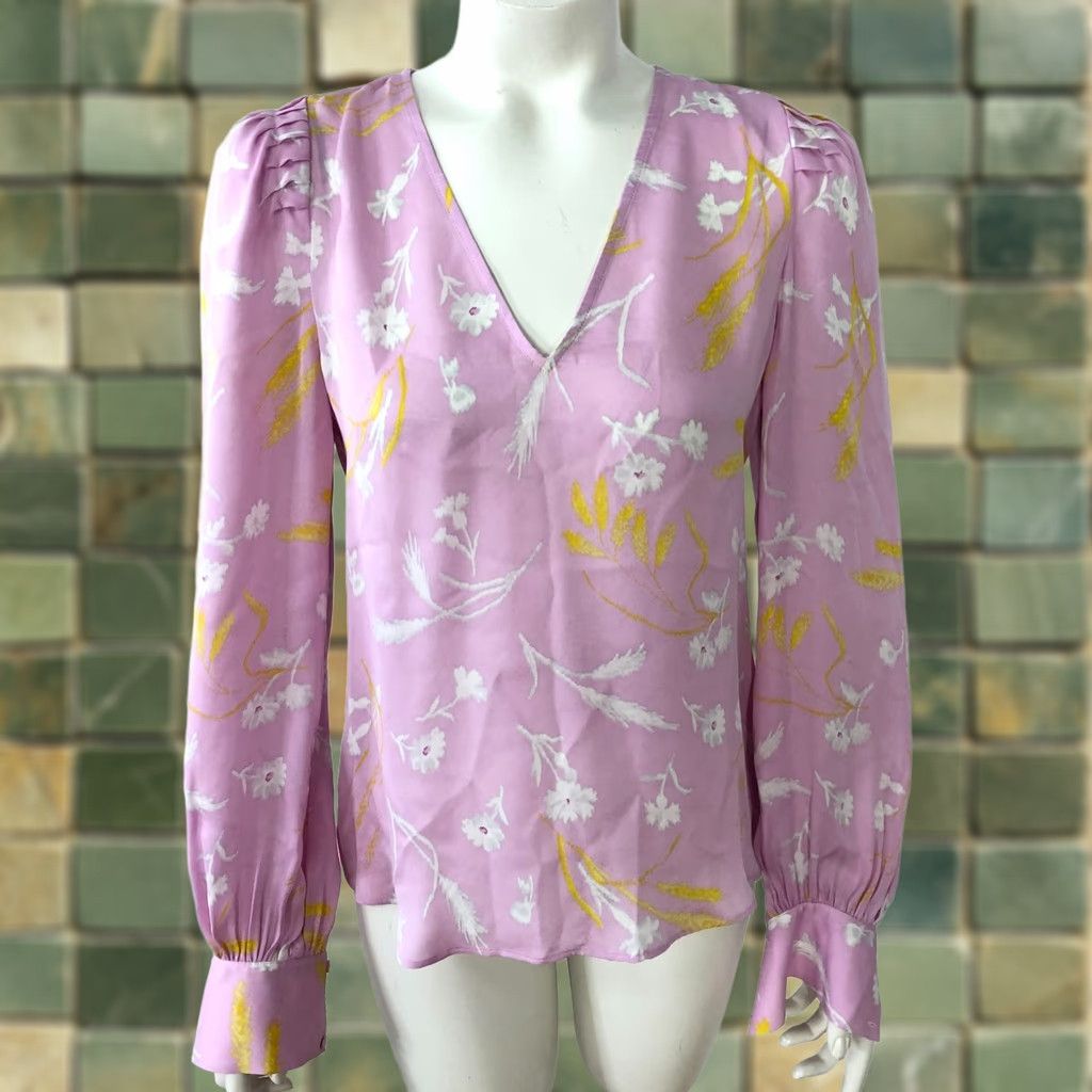 Joie Joie XS 100% Silk Womens Pullover Top Blouse All Over Print Motif Pink MINT Nike? Size XS / US 0-2 / IT 36-38 - 1 Thumbnail