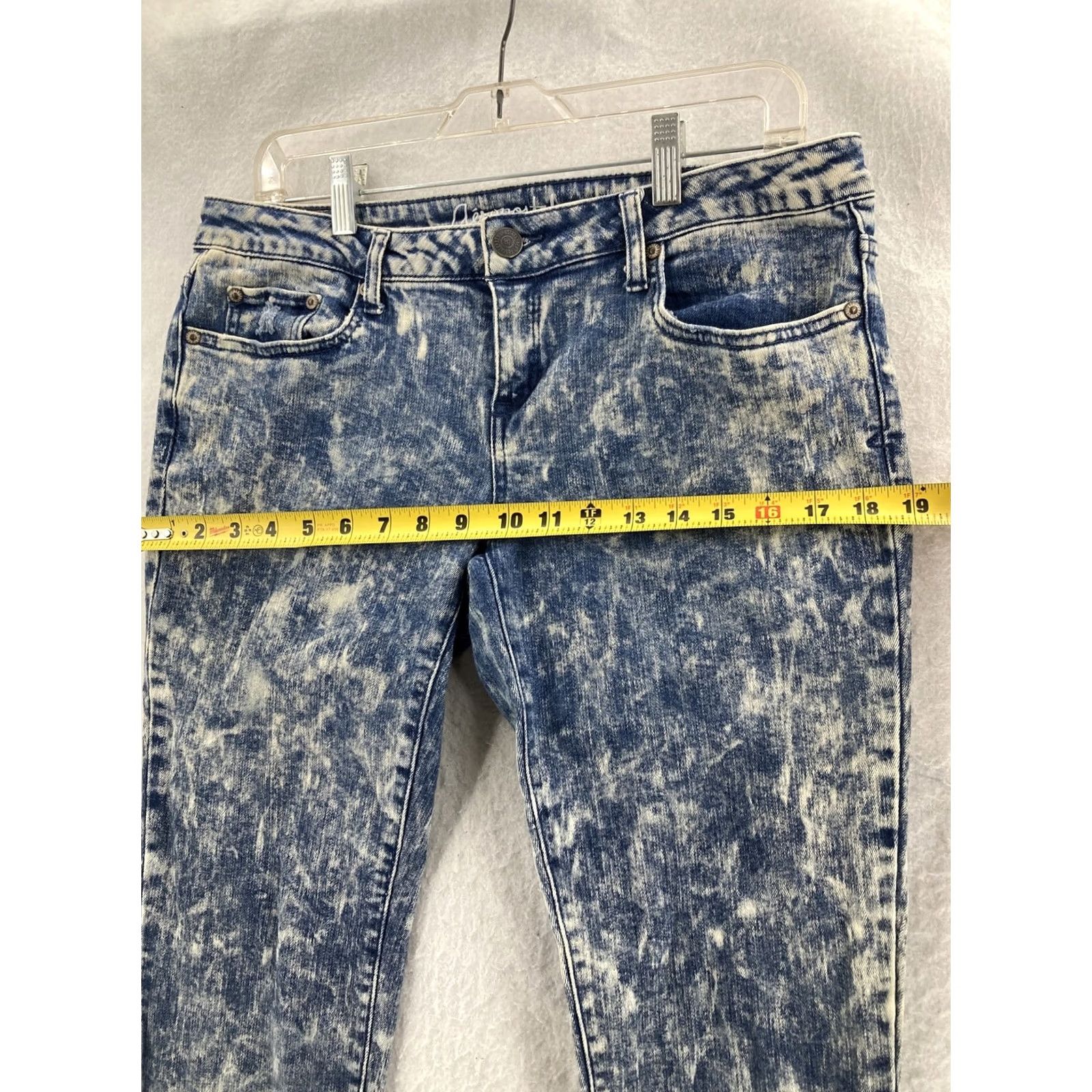 Vintage Aéropostale Jeans 12 Regular Lola Jegging Stonewashed Bleach Low Rise High Rise 90s Womens Jegging Blue Denim Cotton Blend Button Logo Embroidered Size 24" / US 00 / IT 34 - 4 Thumbnail