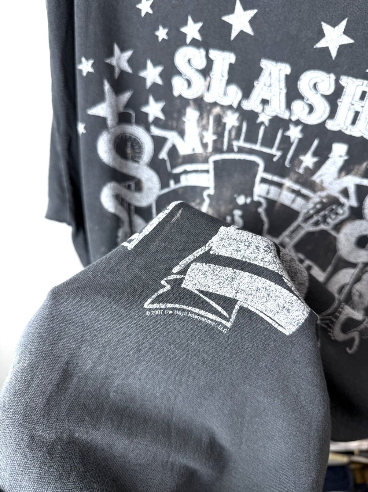 Band Tees Vintage 2007 Slash Band T Shirt Rock N Roll Size US XL / EU 56 / 4 - 3 Thumbnail