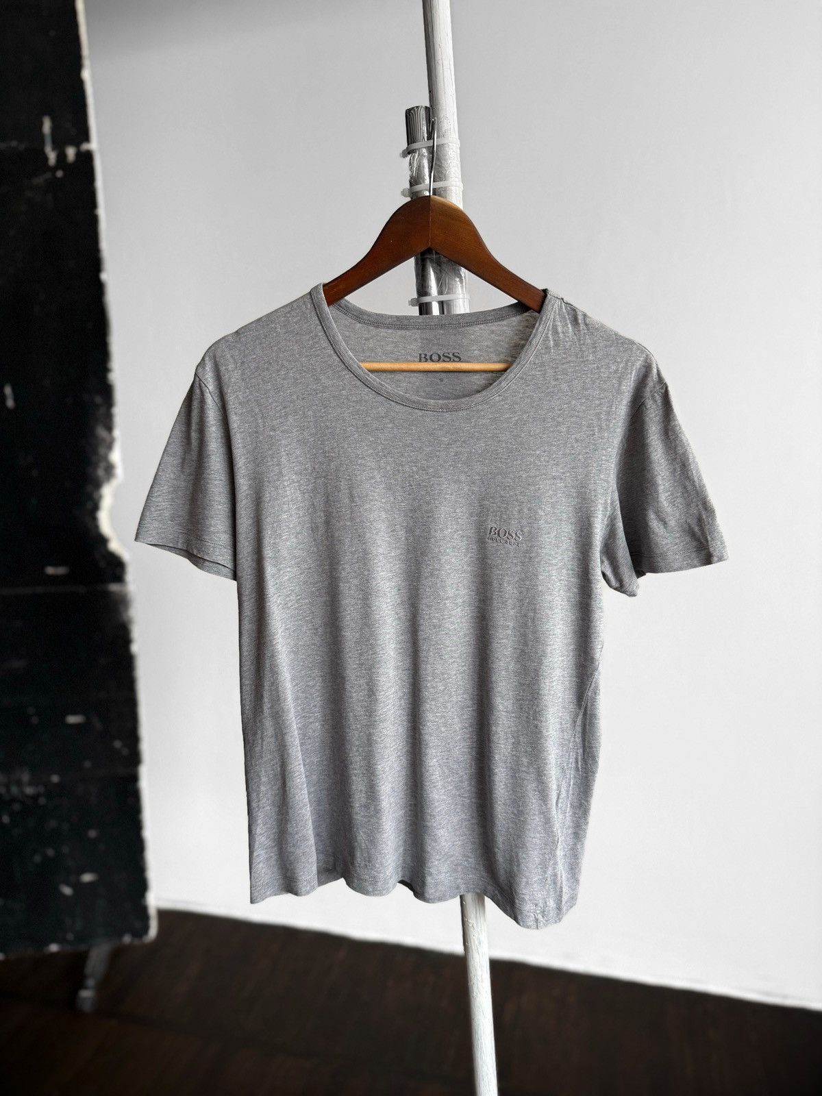 Hugo Boss Boss Hugo Boss Mens Grey Crew Neck Small Logo T-Shirt Size US S / EU 44-46 / 1 - 1 Thumbnail