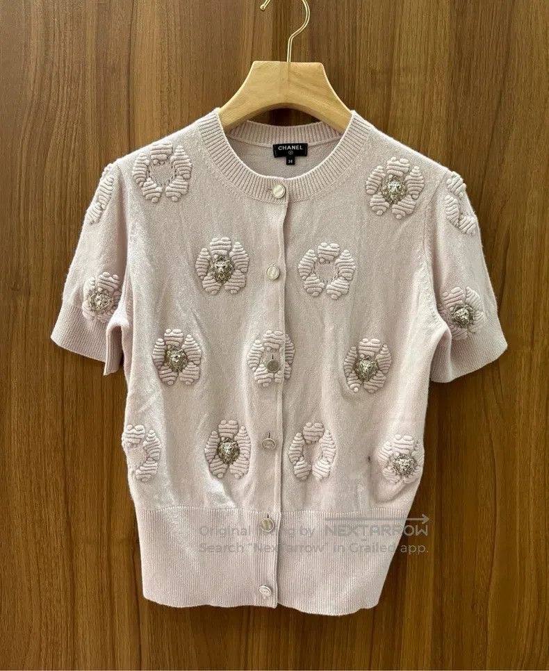 Chanel Chanel Camelia embroidered short-sleeved cardigan Size XS / US 0-2 / IT 36-38 - 1 Thumbnail