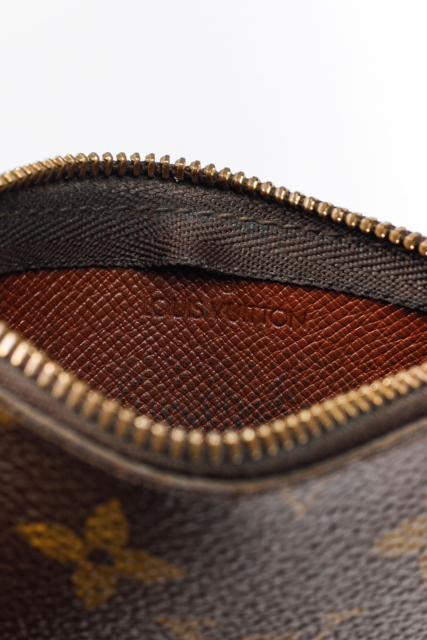 Louis Vuitton Louis Vuitton Monogram Canvas Zip Pochette Cles Size ONE SIZE - 8 Thumbnail