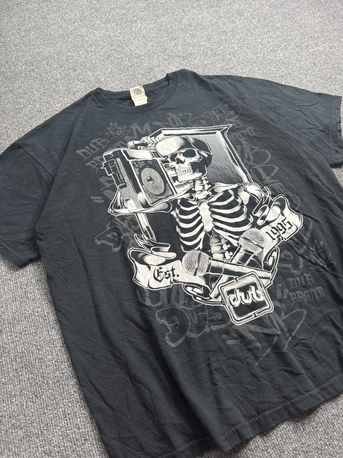 Rolling Dub Trio Y2K DUB Skeleton DJ BoomBox Speaker Streetwear Tshirt XL Size US XL / EU 56 / 4 - 1 Thumbnail