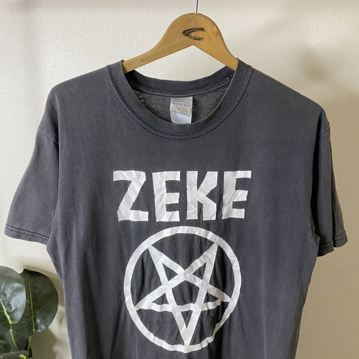 Band Tees Vintage 2000s Zeke Hardcore Punk Band Faded Black Tee Size US M / EU 48-50 / 2 - 2 Thumbnail