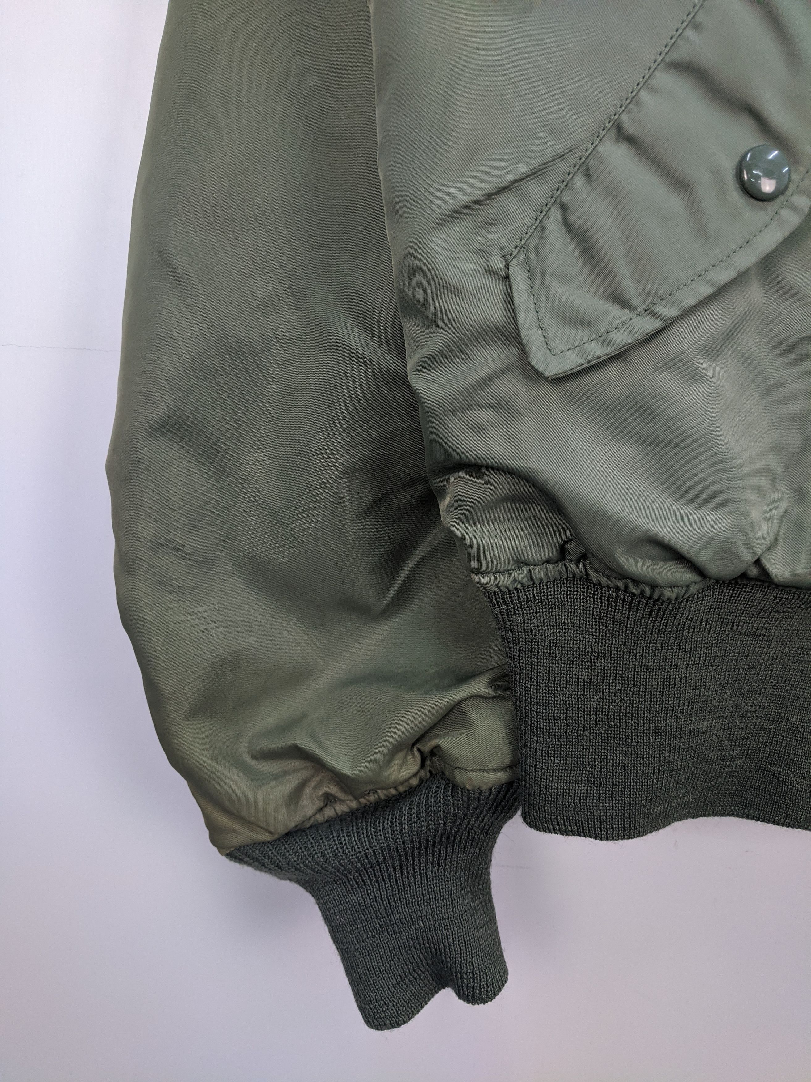 Alpha Industries Vintage Faded Alpha Industries Military Bombers Jacket J0320 Size US L / EU 52-54 / 3 - 6 Thumbnail