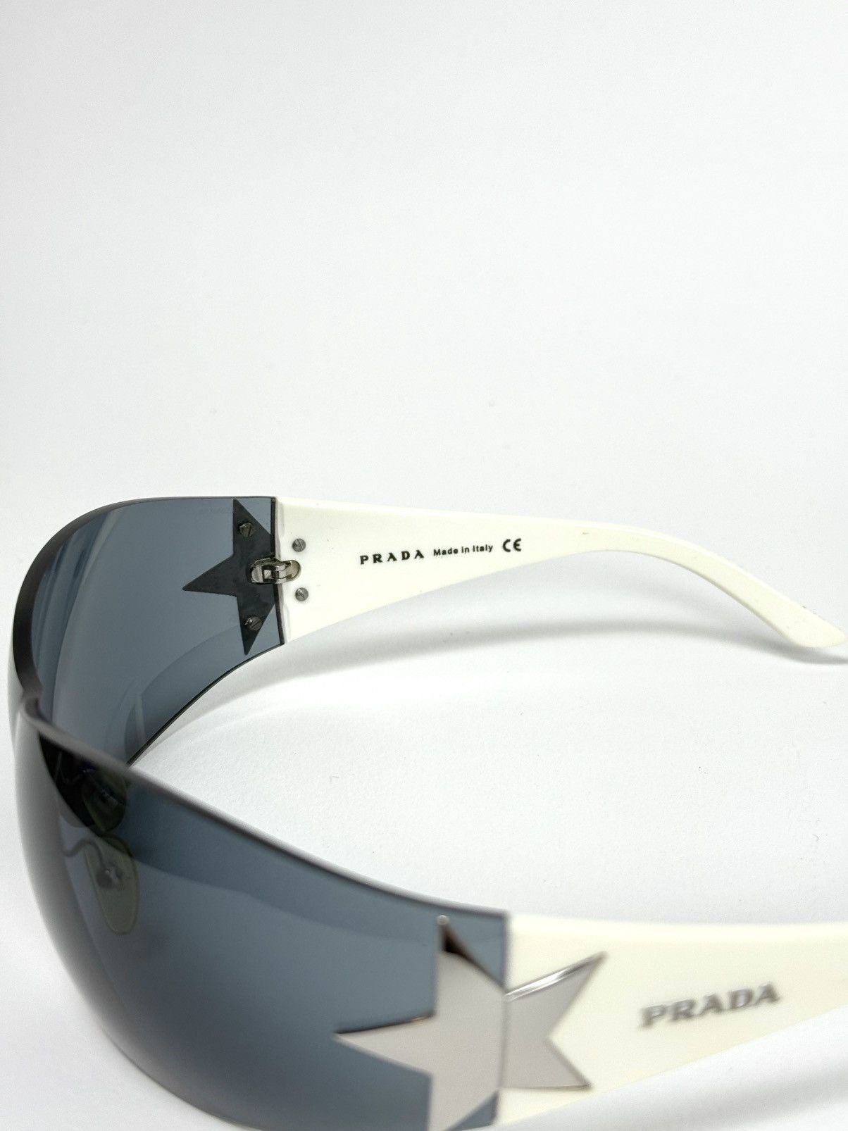 Prada Y2K ICONIC PRADA STAR SUNGLASSES IN WHITE Size ONE SIZE - 6 Thumbnail