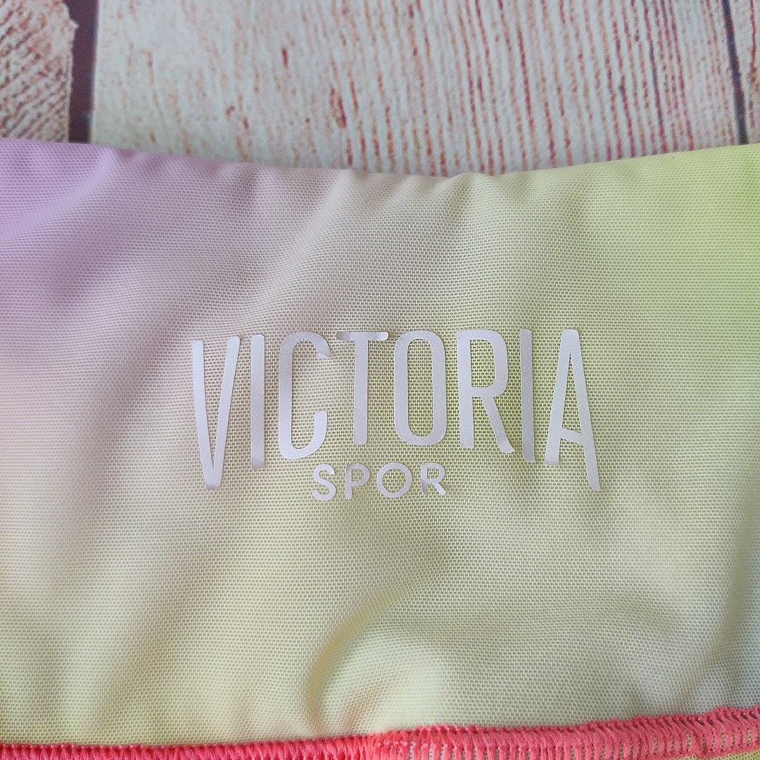 Victoria's Secret Victoria Sport Knockout Cali Haze Rainbow Mesh Tights sz M Size 30" / US 8 / IT 44 - 7 Thumbnail