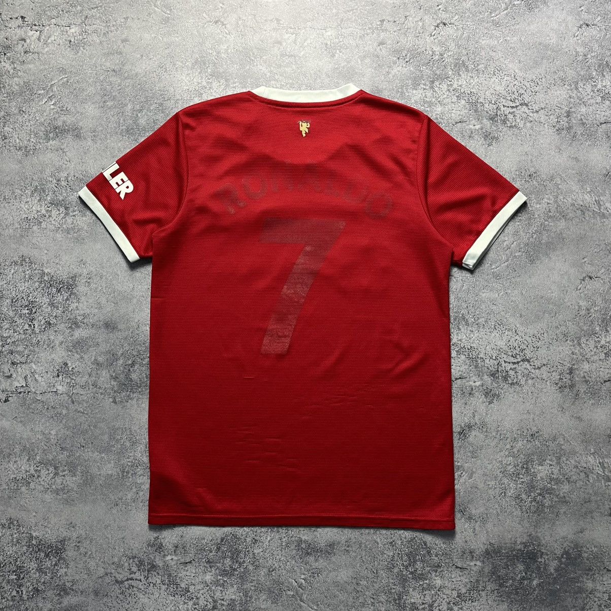 Adidas Vintage Adidas Manchester United Ronaldo Home Soccer Jersey Size US S / EU 44-46 / 1 - 17 Thumbnail