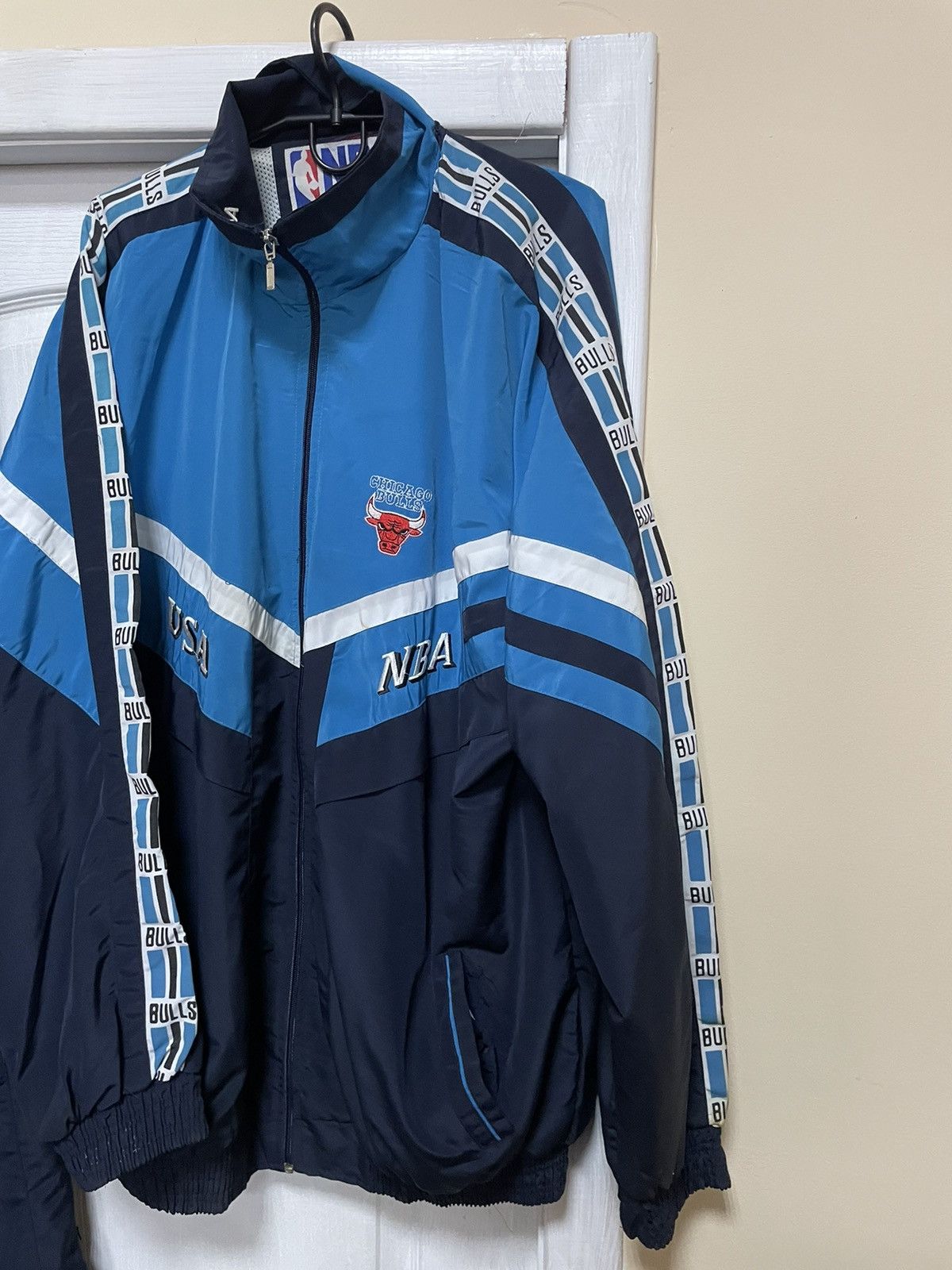 NBA × Vintage XL Chicago Bulls Jacket Windbreaker nba pants suit bomber Size US XL / EU 56 / 4 - 3 Thumbnail