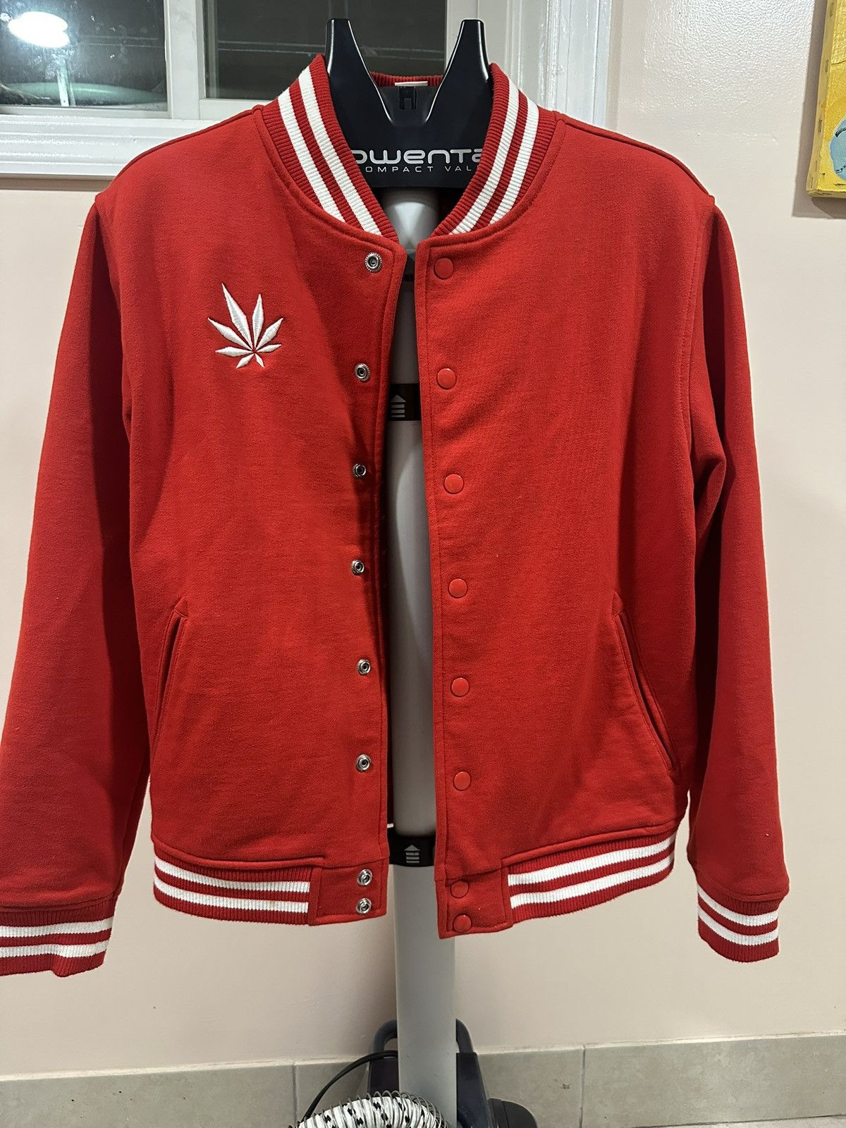 Other MedMen red bomber jacket Sz L Size US L / EU 52-54 / 3 - 1 Thumbnail