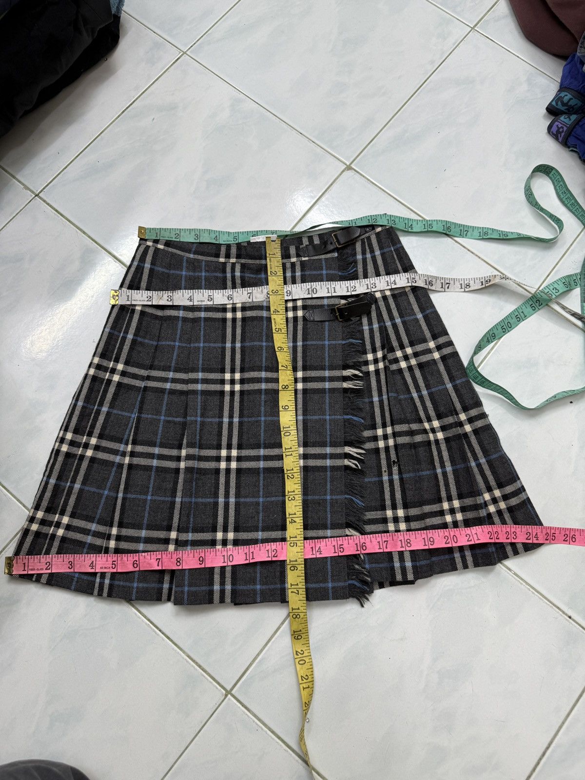 Burberry 🔥🔥🔥STEALS ARCHIVE BURBERRY PLEATED WRAP SKIRTS Size 26" / US 2 / IT 38 - 11 Thumbnail