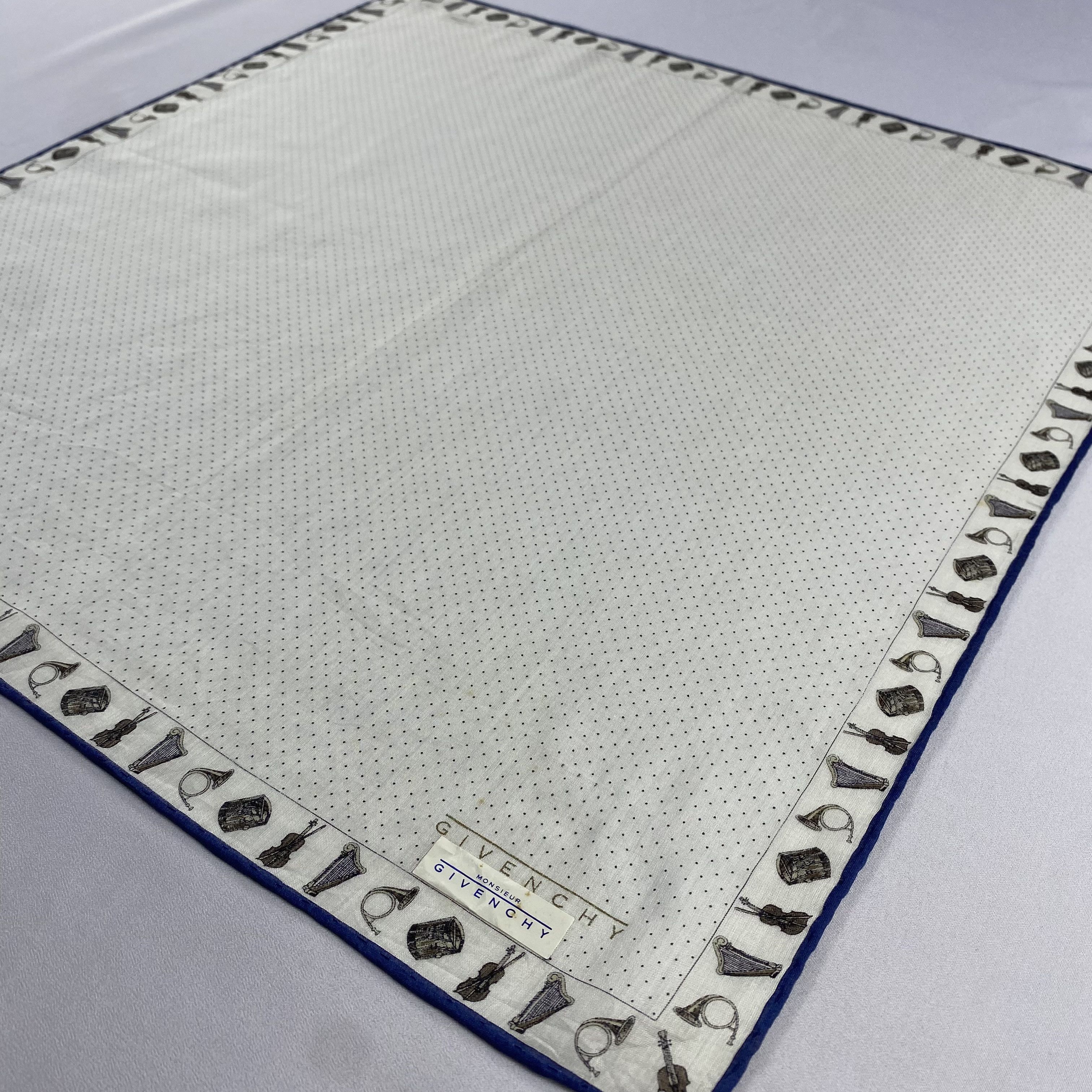 Vintage NWT Givenchy Bandana/ Handkerchief / Neckerchief-P637 Size ONE SIZE - 2 Thumbnail