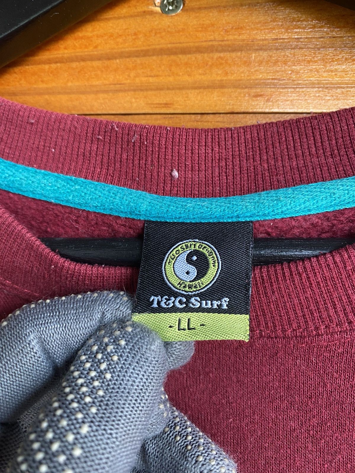 Vintage Vintage T&C Surf “Since 1971” Maroon Sweatshirt Hawaii Surf Size US L / EU 52-54 / 3 - 6 Thumbnail