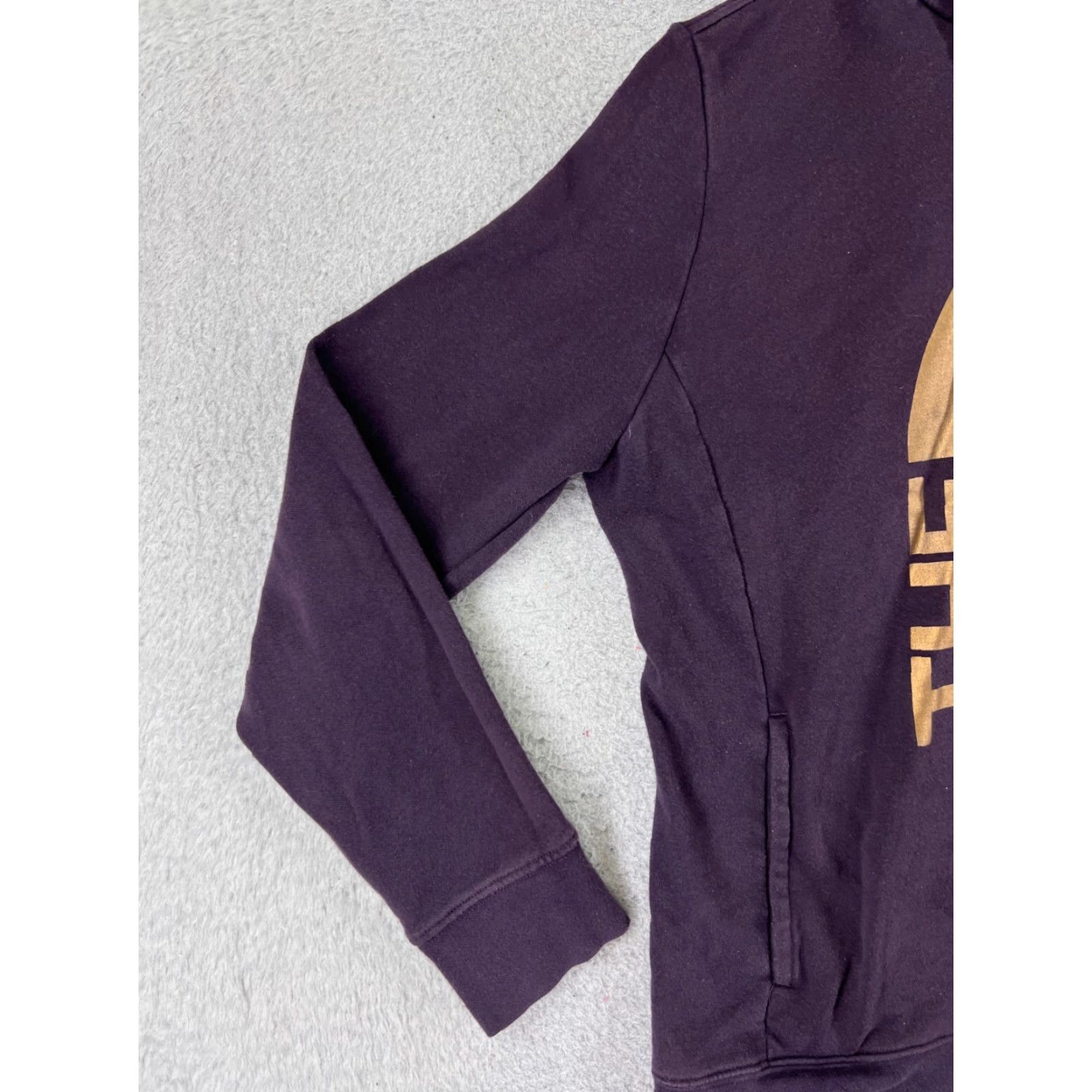 The North Face The North Face Hoodie Womens L Purple Pullover Cotton Blend Logo Crew Neck Long Sleeve Pocket 36in Chest Men/Men’s? Size L / US 10 / IT 46 - 3 Thumbnail