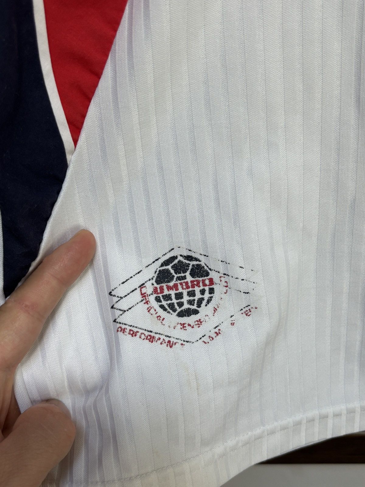 Umbro Vintage Umbro England 1998 World Cup Soccer Football Jersey Size US L / EU 52-54 / 3 - 5 Thumbnail