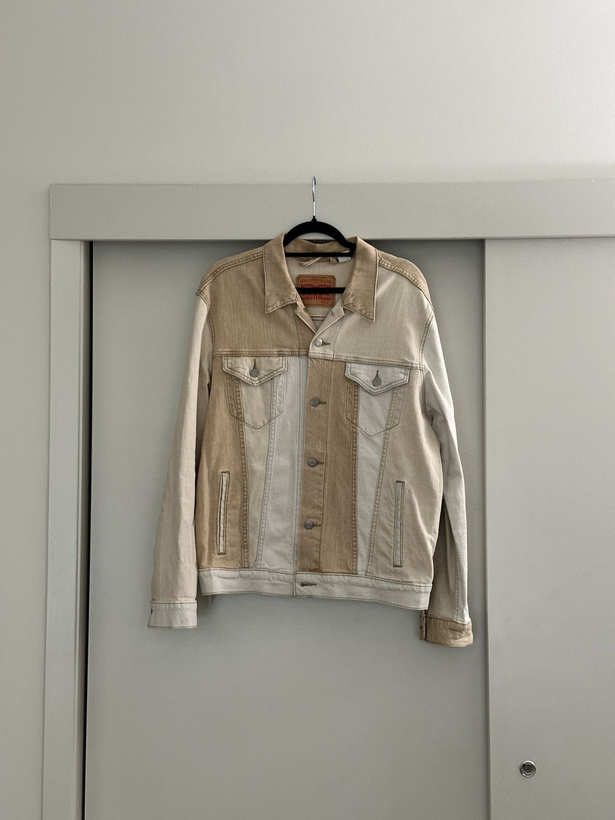 Levi's Levi’s Two-Tone Denim Trucker Jacket [M] Size US M / EU 48-50 / 2 - 1 Thumbnail
